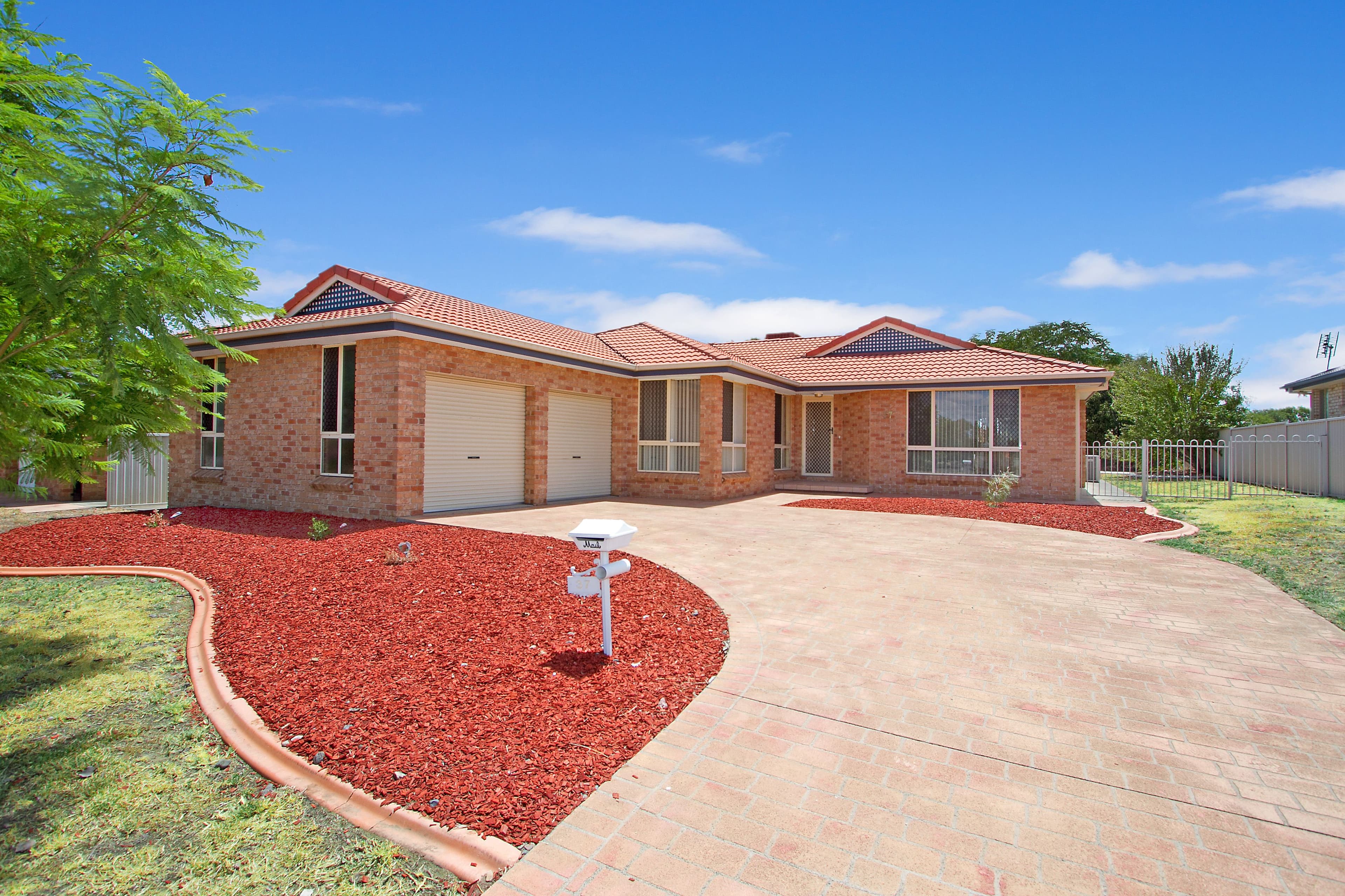 37 Wahroonga Drive, Tamworth NSW 2340, Tamworth - Image 1