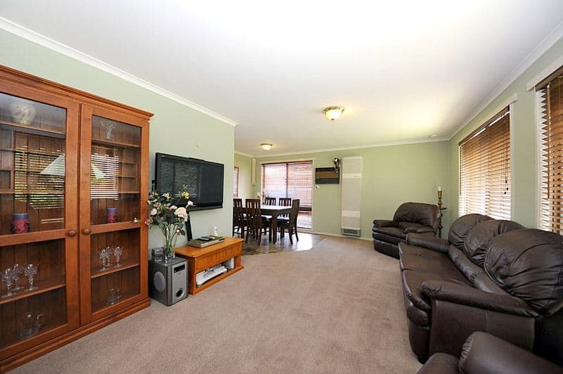 35 Bryden Drive, FERNTREE GULLY VIC 3156, Ferntree Gully - Thumbnail 2