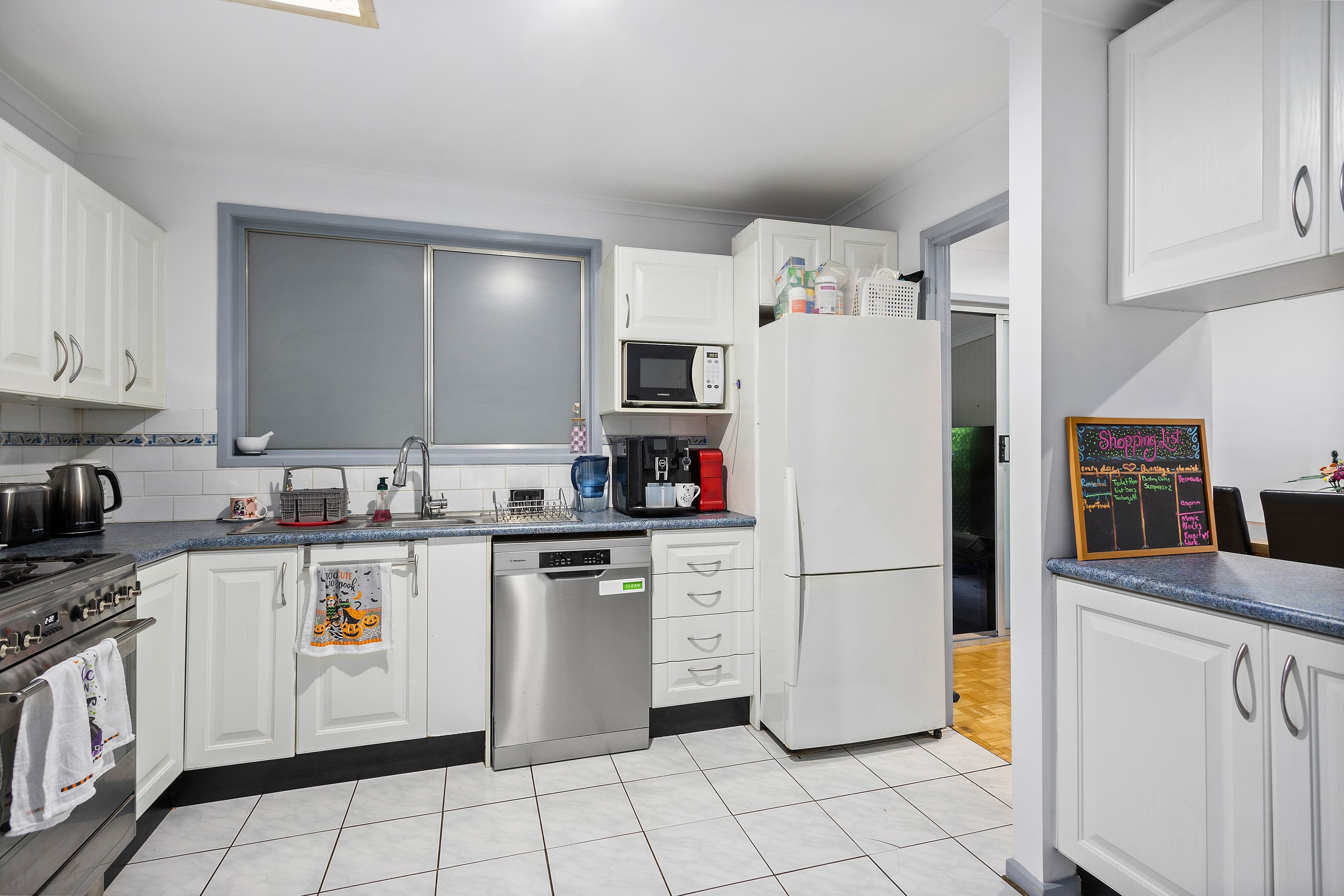 11 Jacaranda Crescent, Albion Park Rail NSW 2527, Albion Park Rail - Thumbnail 2