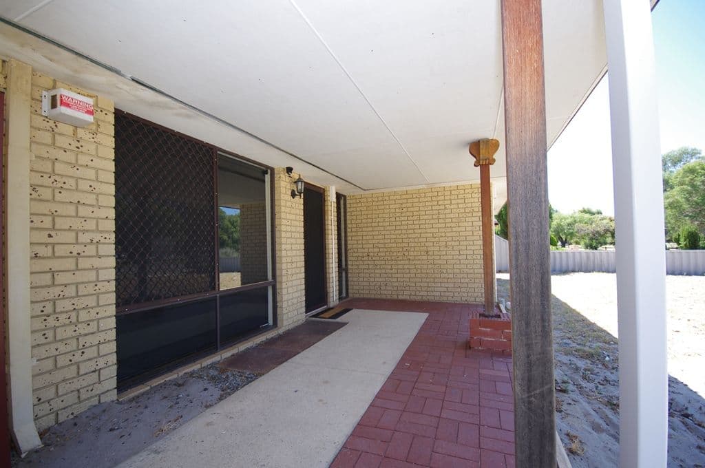298 Illawarra Crescent, BALLAJURA WA 6066, Ballajura - Thumbnail 3