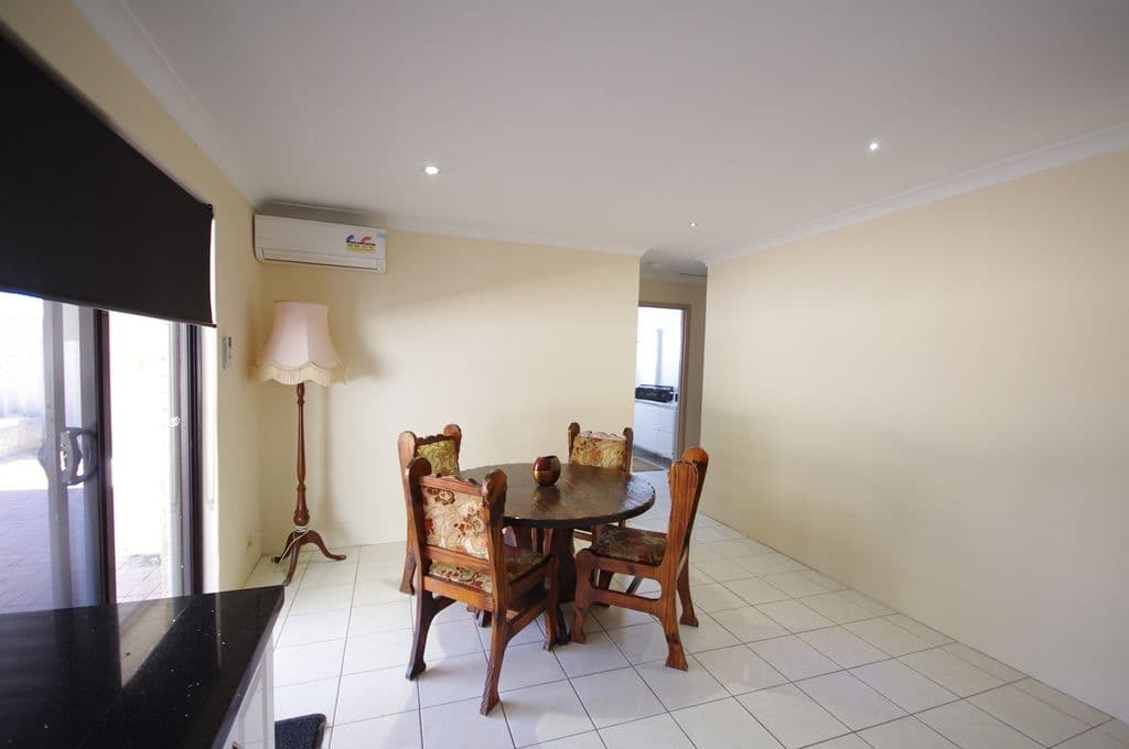 298 Illawarra Crescent, BALLAJURA WA 6066, Ballajura - Thumbnail 5