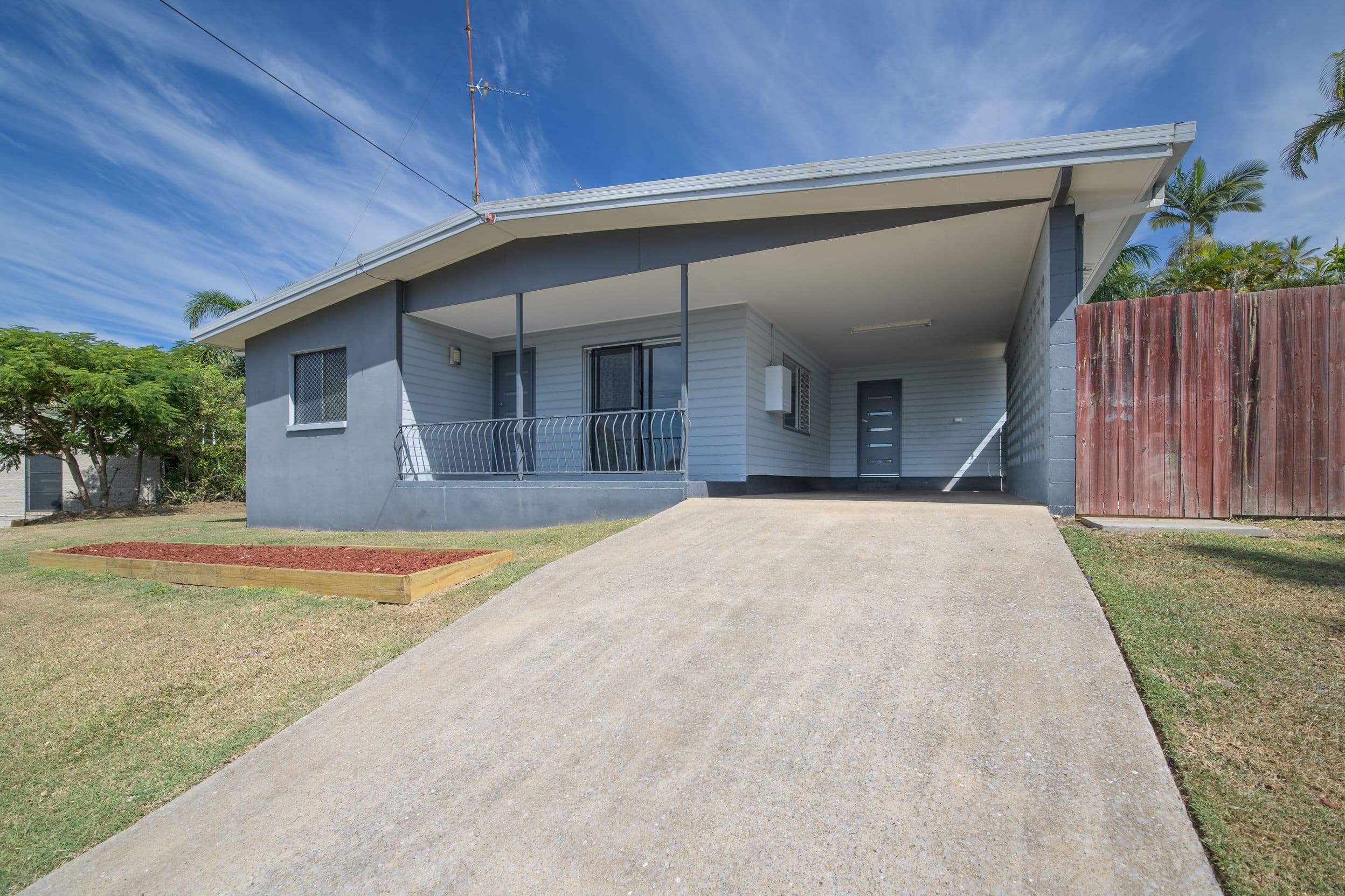 4 Oxley Drive, South Gladstone QLD 4680, South Gladstone - Image 1