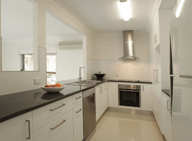 37 Glengala Drive, ROCHEDALE SOUTH QLD 4123, Rochedale South - Thumbnail 3