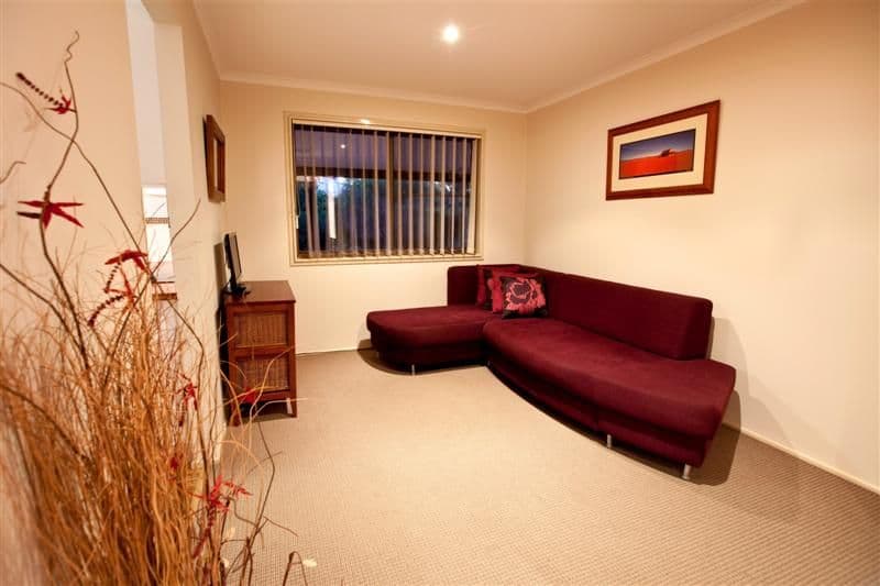 8 Webber Drive, DUBBO NSW 2830, Dubbo - Thumbnail 7
