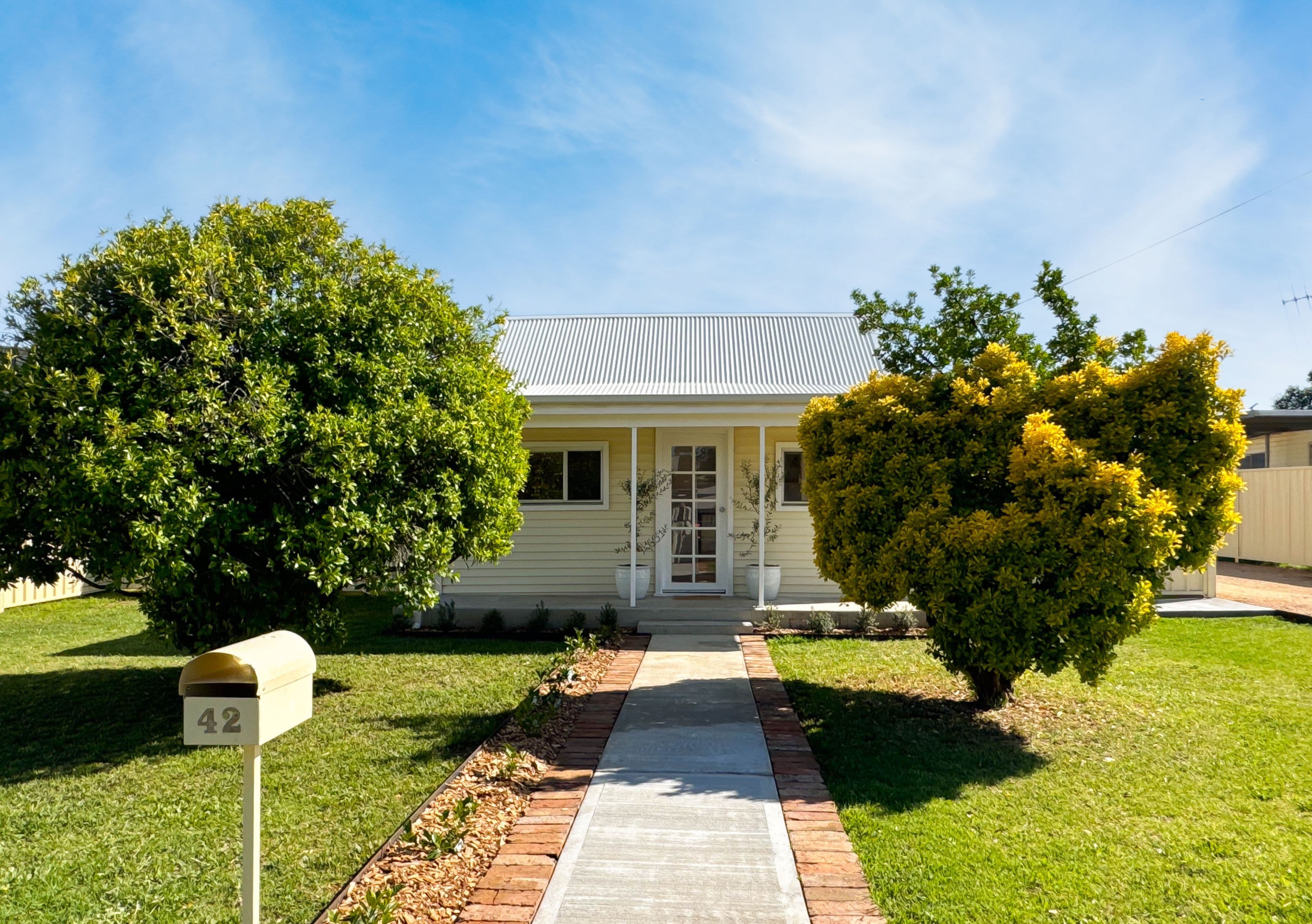 42 Webb Street, Parkes NSW 2870, Parkes - Image 1