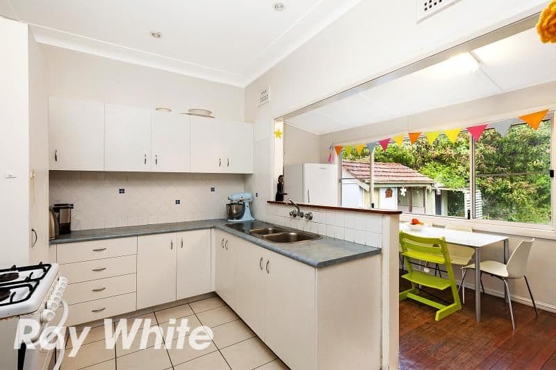 8 Roslyn Avenue, NORTHMEAD NSW 2152, Northmead - Thumbnail 3