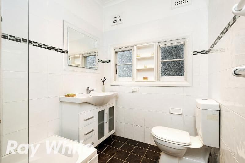 8 Roslyn Avenue, NORTHMEAD NSW 2152, Northmead - Thumbnail 5