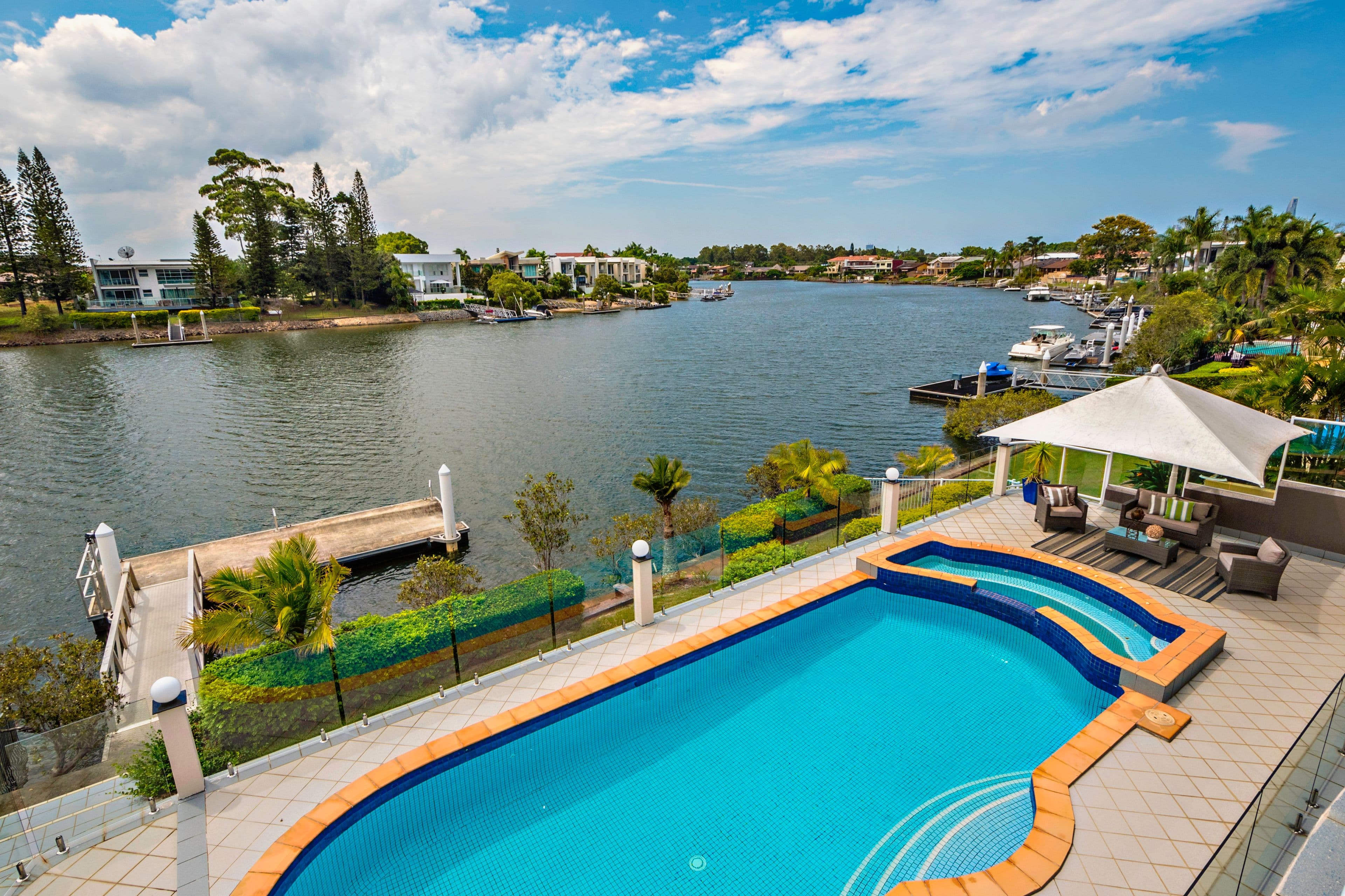 15 Ipsley Drive, Broadbeach Waters QLD 4218, Broadbeach Waters - Image 1