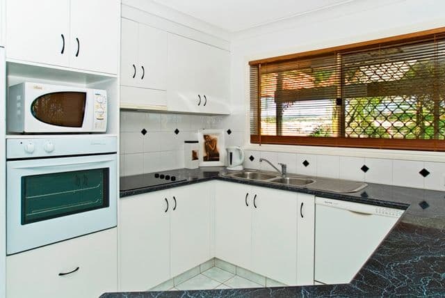 83 Paddington Drive, CARRARA QLD 4211, Carrara - Thumbnail 5