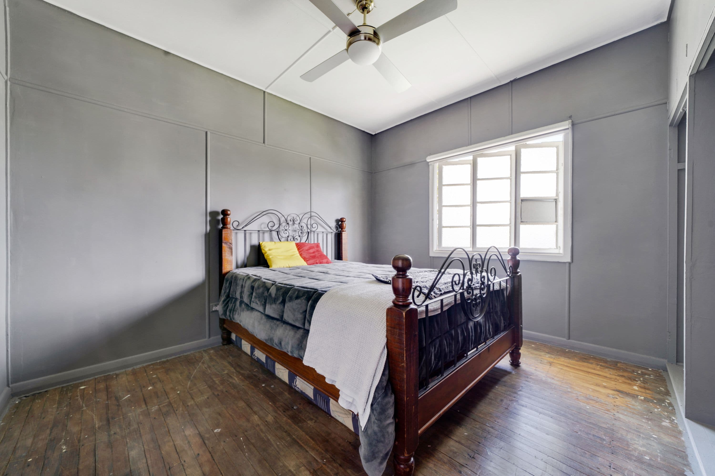 42 Laughlin Street, Kingston QLD 4114, Kingston - Thumbnail 2
