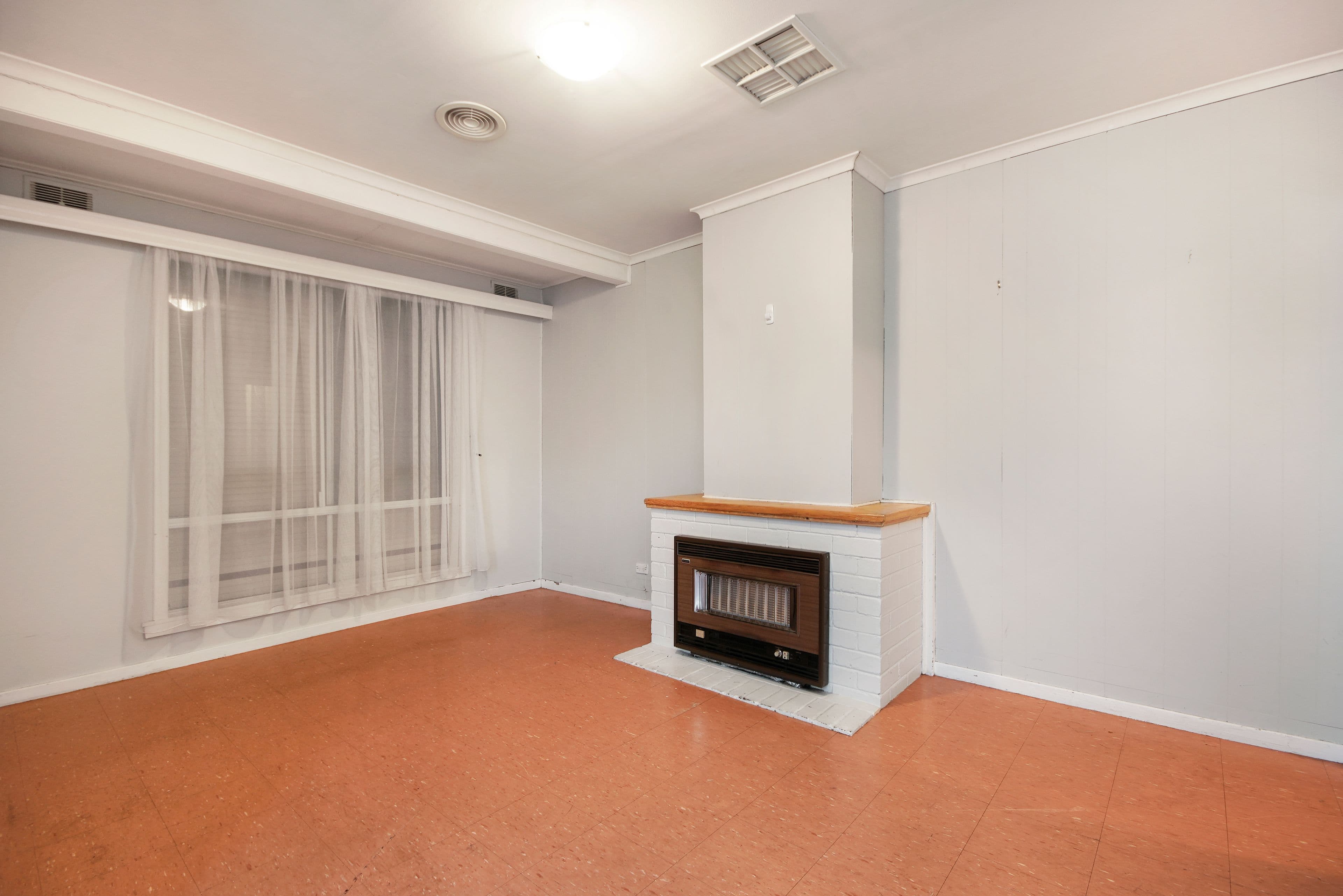 43 Cuthbert Road, Reservoir VIC 3073, Reservoir - Thumbnail 2