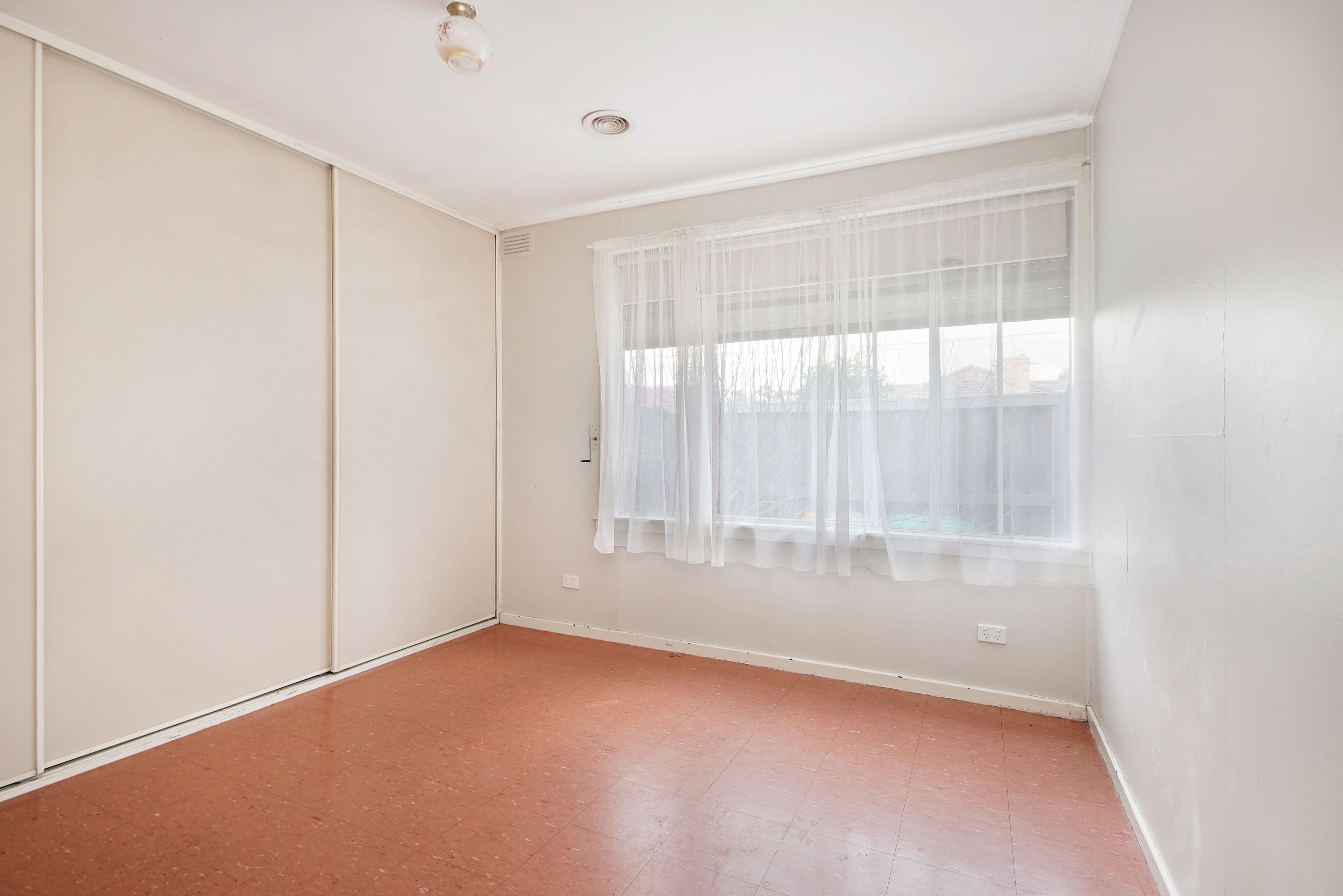 43 Cuthbert Road, Reservoir VIC 3073, Reservoir - Thumbnail 4