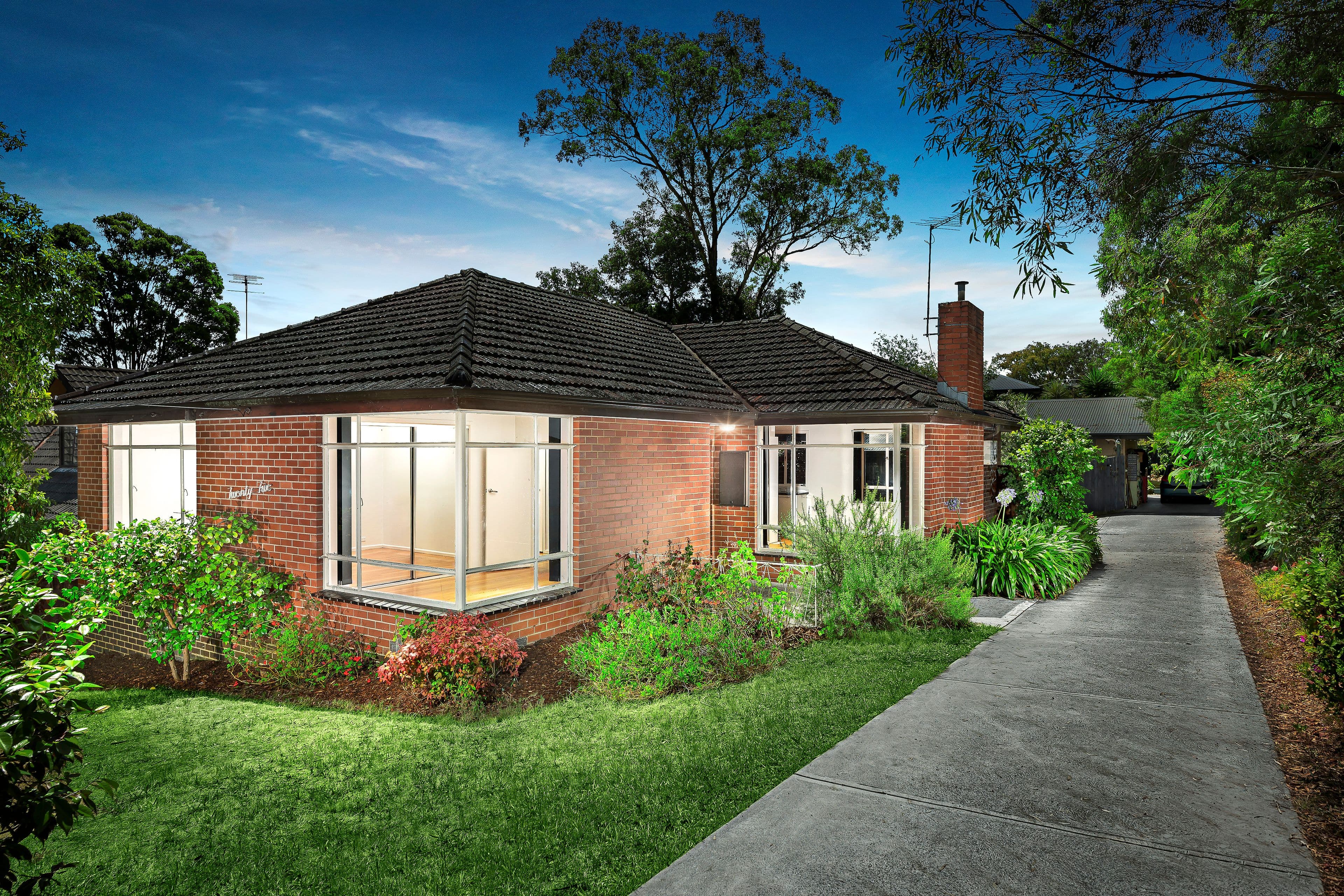 25 Lilian Parade, Eltham VIC 3095, Eltham - Image 1