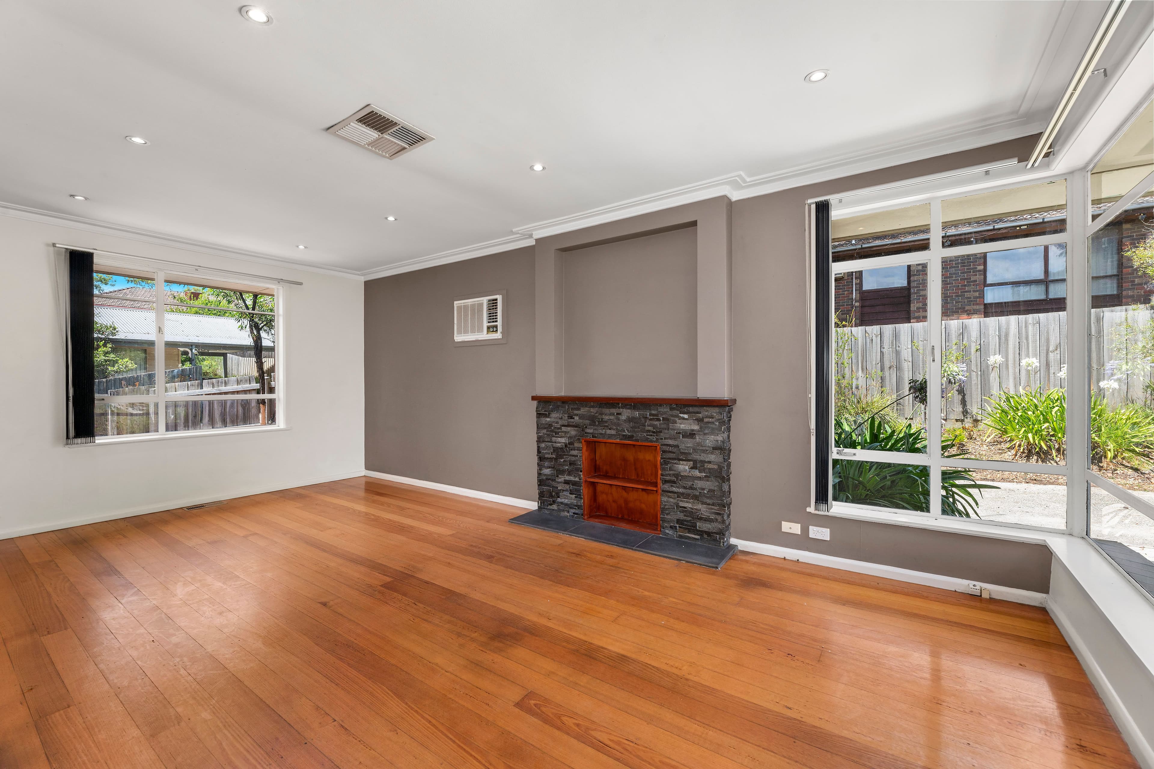 25 Lilian Parade, Eltham VIC 3095, Eltham - Thumbnail 3