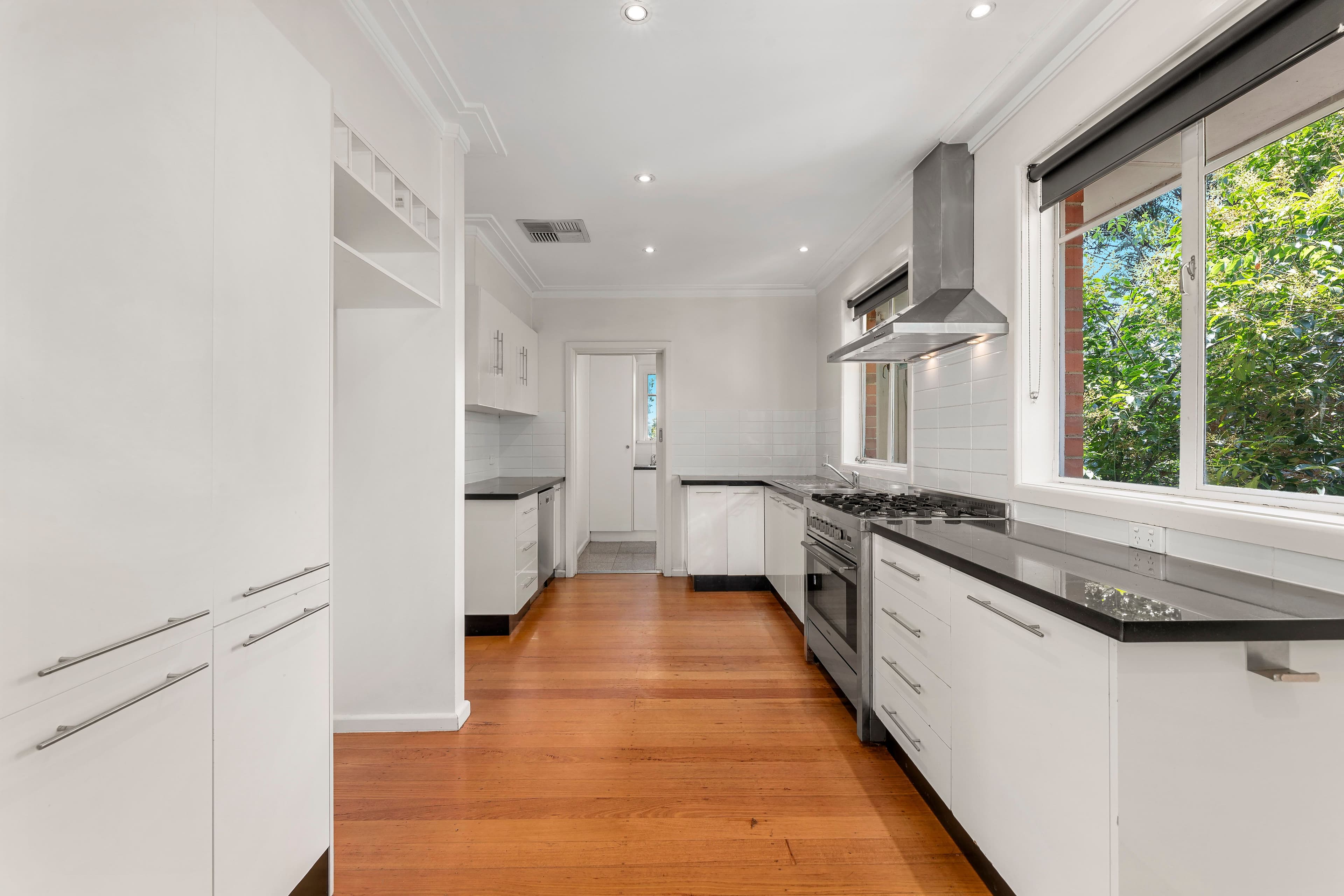 25 Lilian Parade, Eltham VIC 3095, Eltham - Thumbnail 4