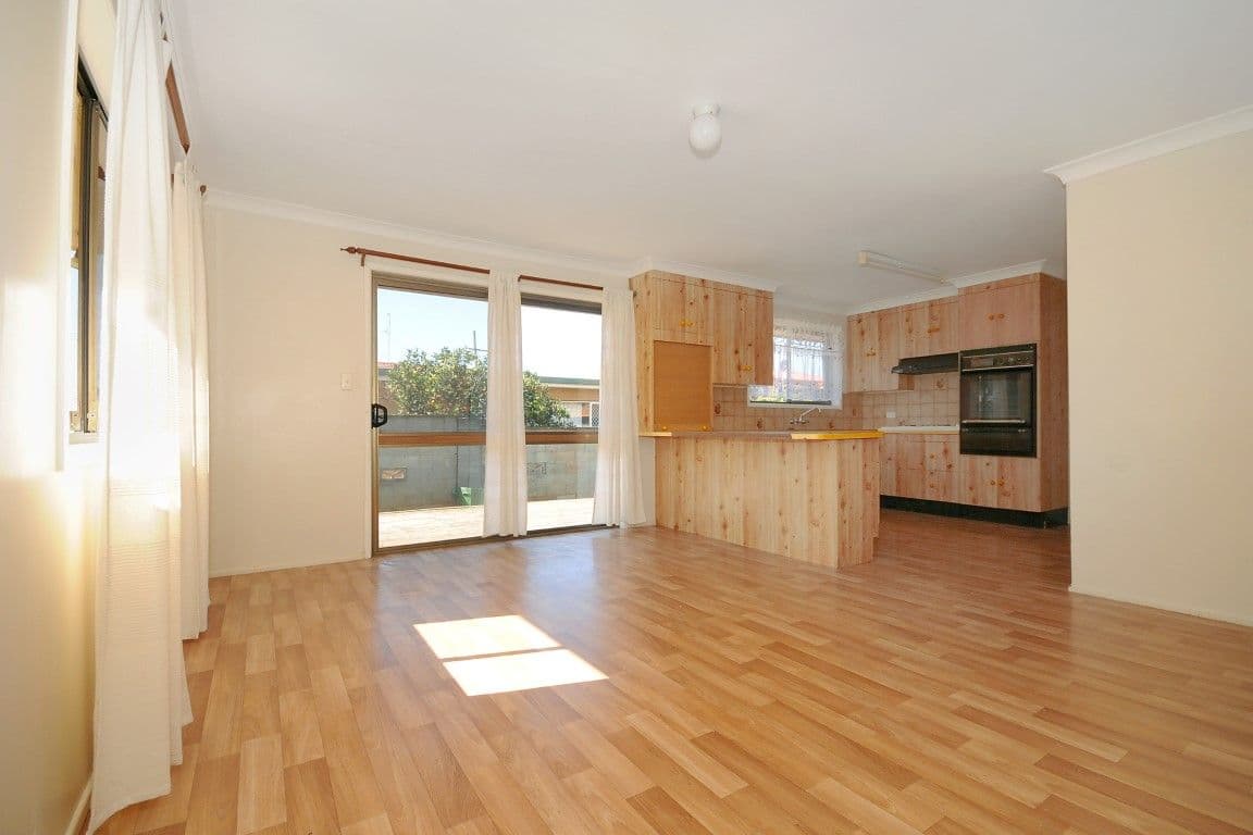 13 Wuth Street, DARLING HEIGHTS QLD 4350, Darling Heights - Thumbnail 2