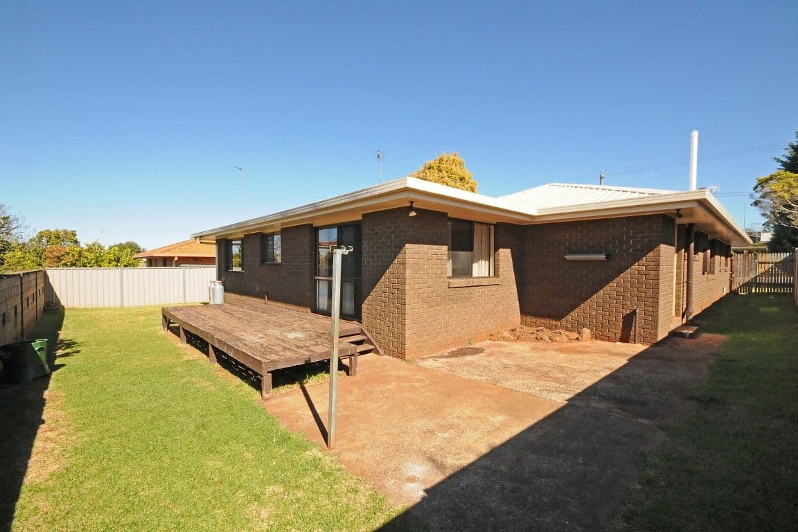13 Wuth Street, DARLING HEIGHTS QLD 4350, Darling Heights - Thumbnail 5