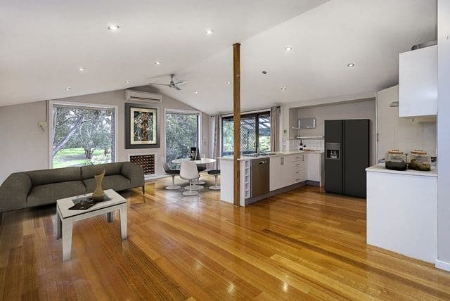 18 Bridgewater Way, Rowville VIC 3178, Rowville - Thumbnail 2