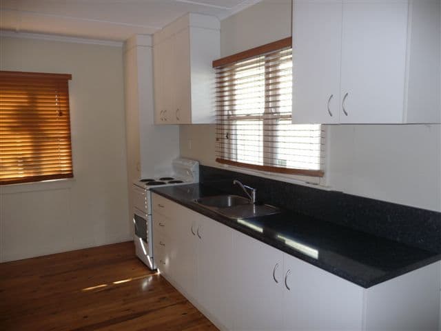 422 Alderley Street, HARRISTOWN QLD 4350, Harristown - Thumbnail 3