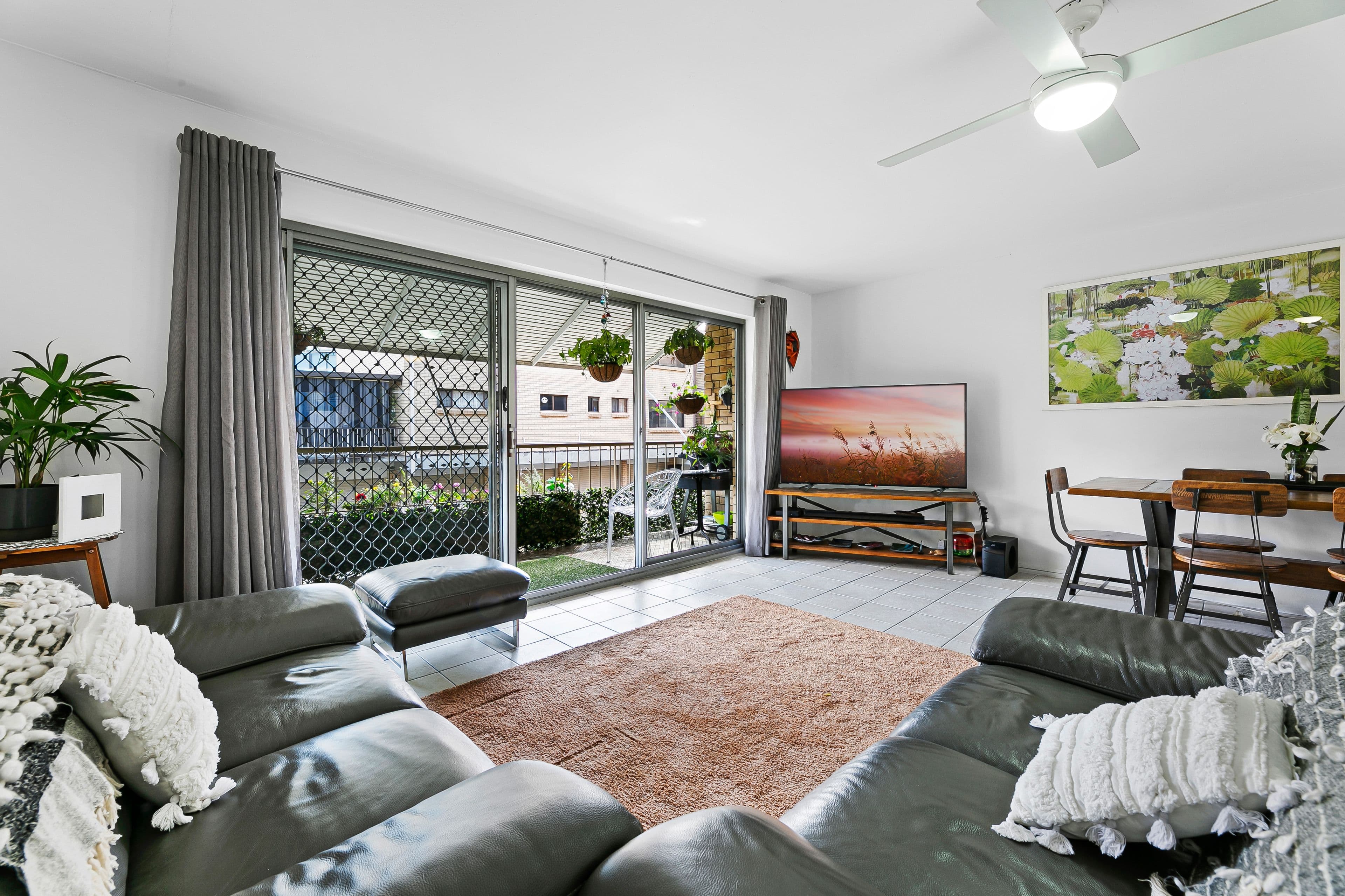 1 Villager Street, Cranbourne East - Thumbnail 2