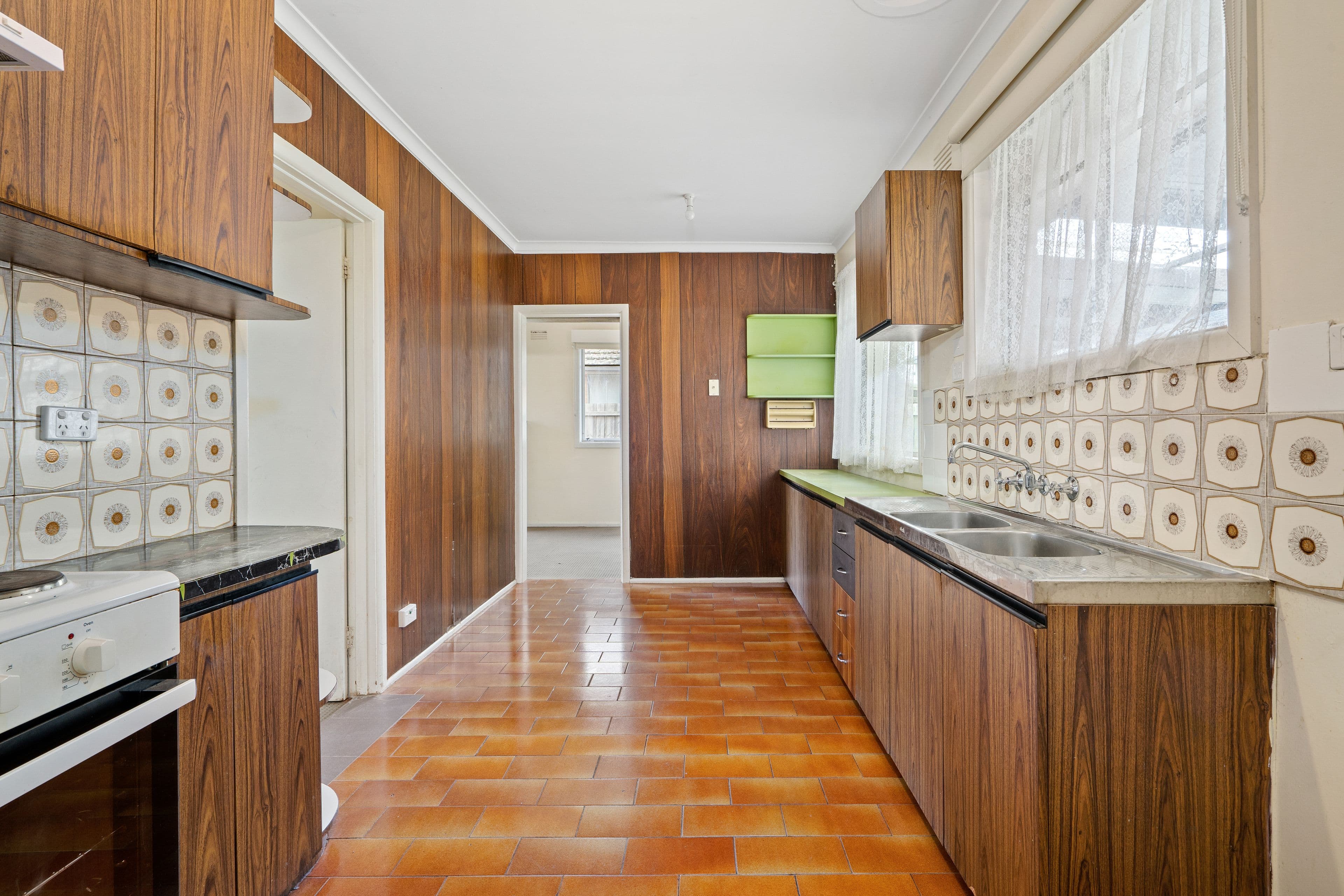 16 Chenies Street, Reservoir VIC 3073, Reservoir - Thumbnail 3