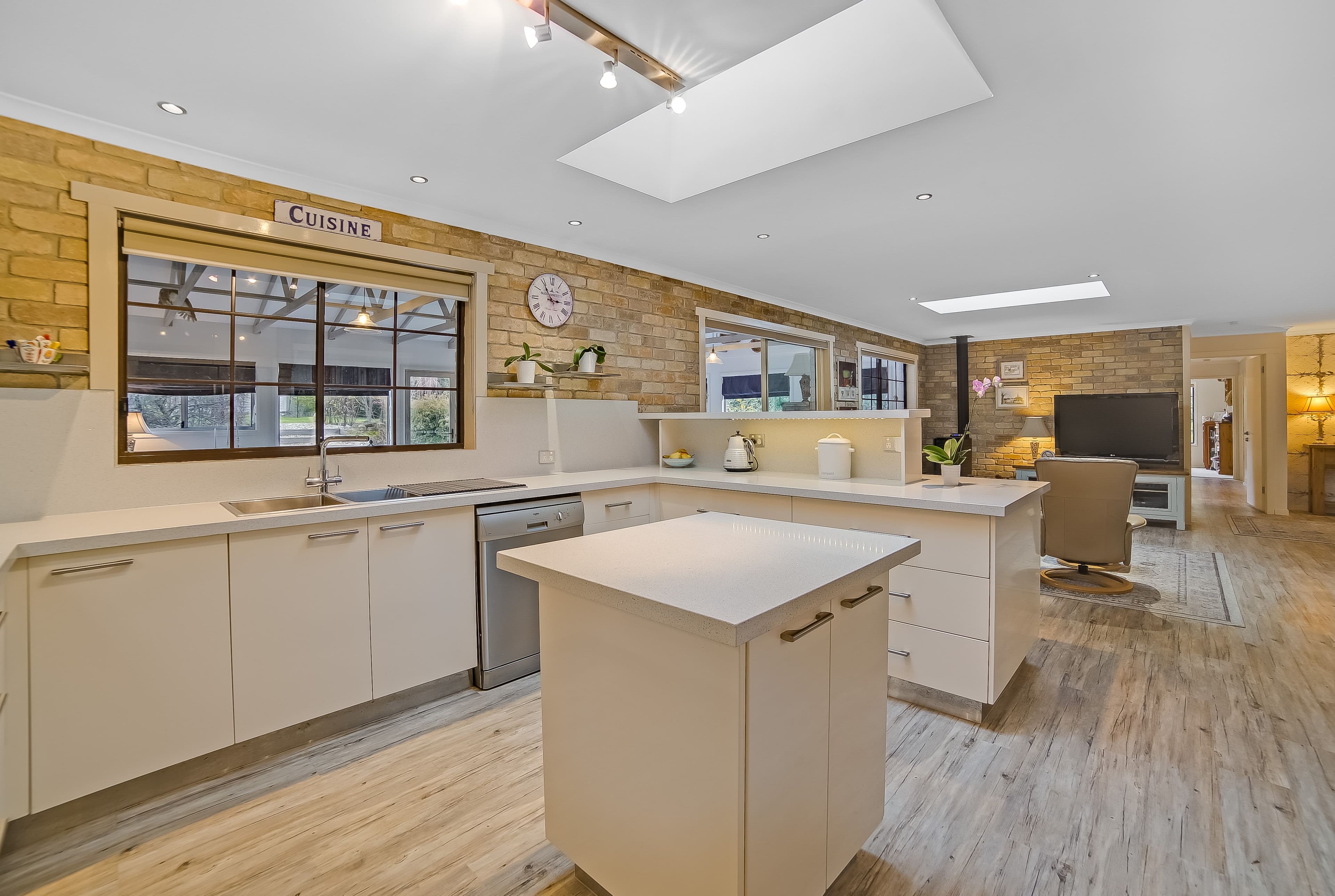 2 McKenzies Road, Leslie Vale TAS 7054, Leslie Vale - Thumbnail 2