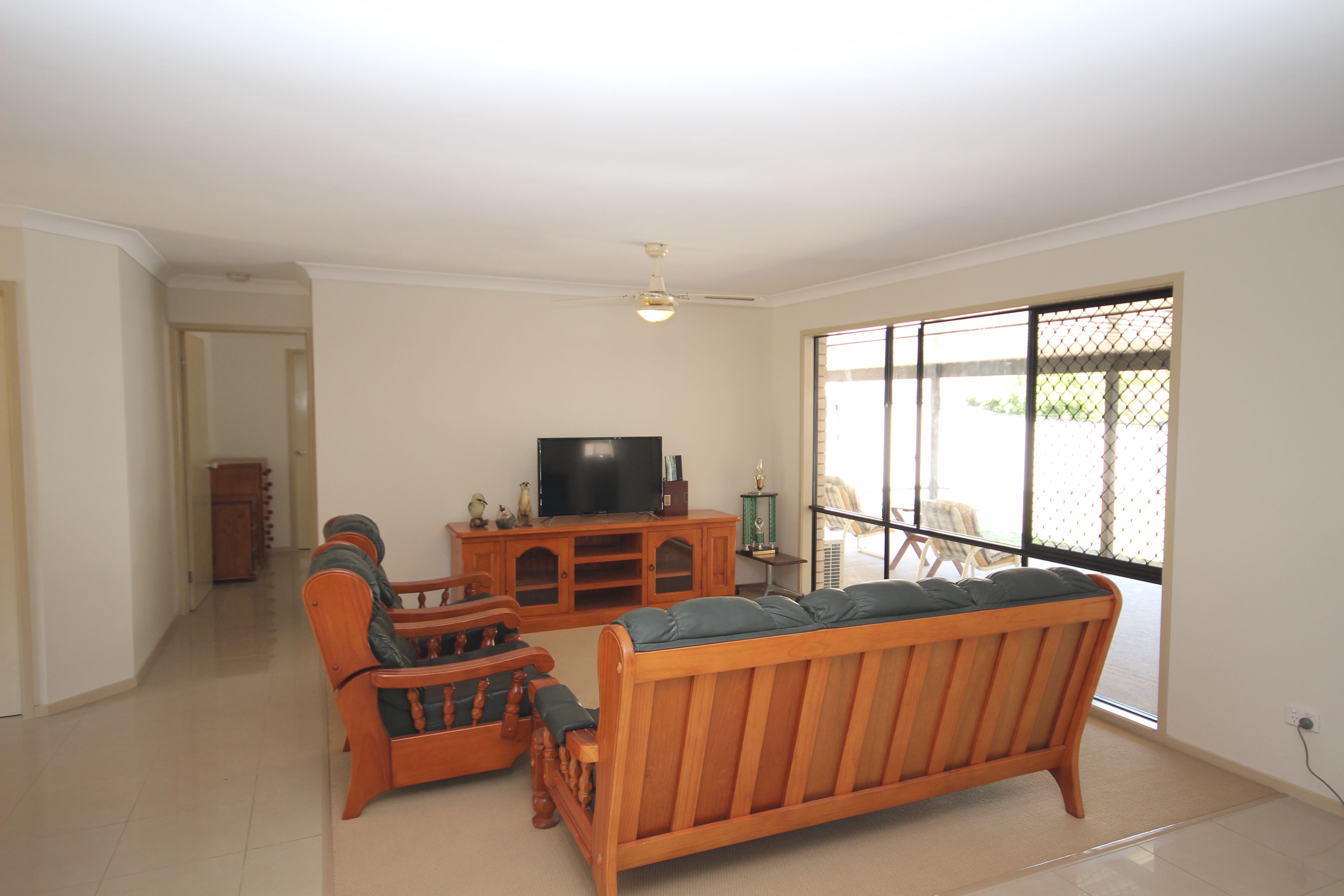 10 Earl Court, Landsborough QLD 4550, Landsborough - Thumbnail 3