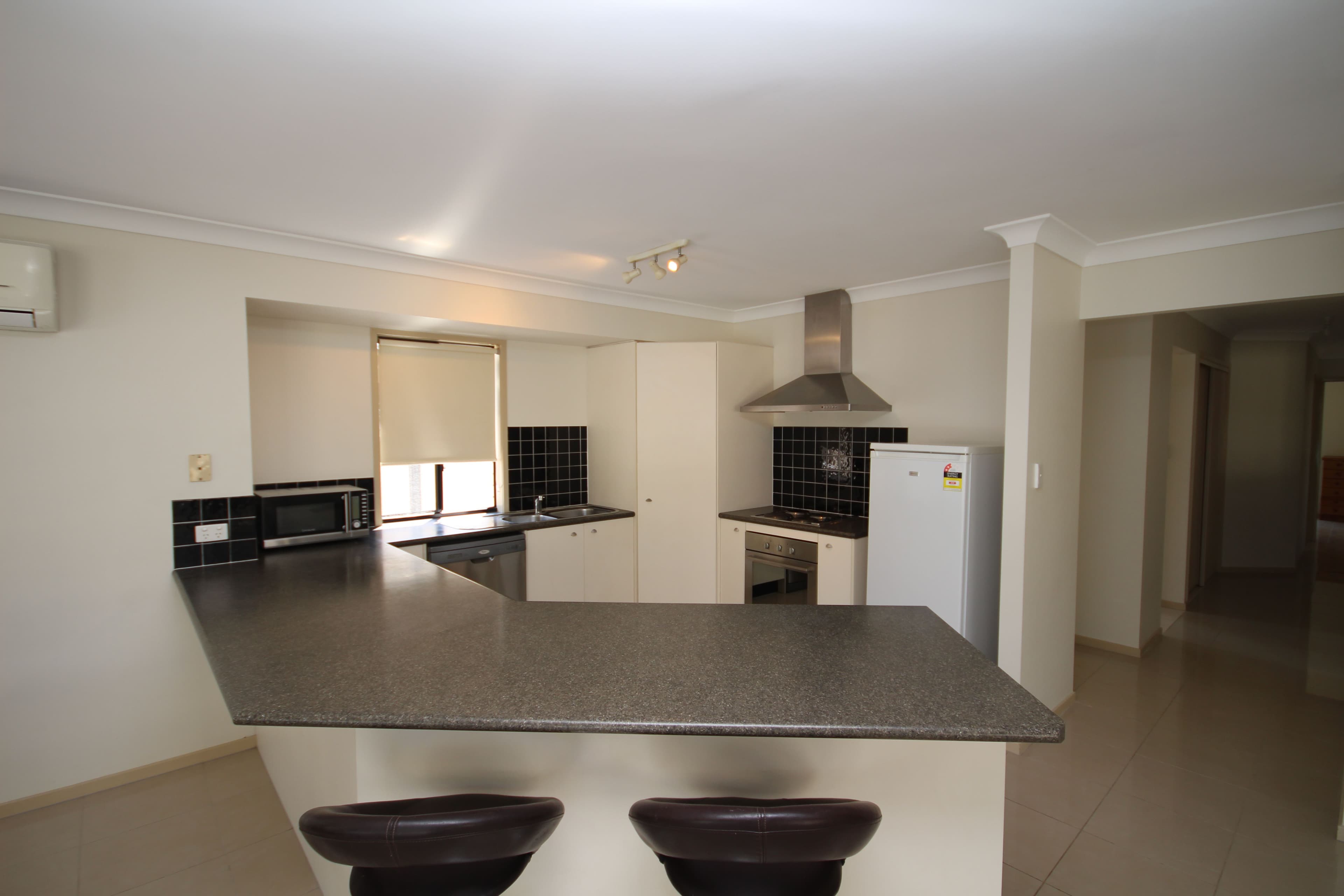 10 Earl Court, Landsborough QLD 4550, Landsborough - Thumbnail 4