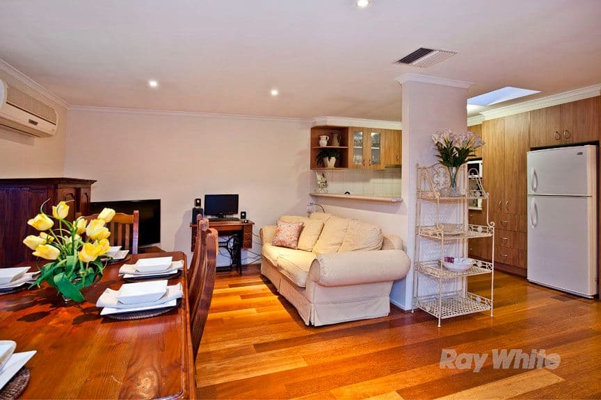 31 Bellfield Drive, LYSTERFIELD VIC 3156, Lysterfield - Thumbnail 2