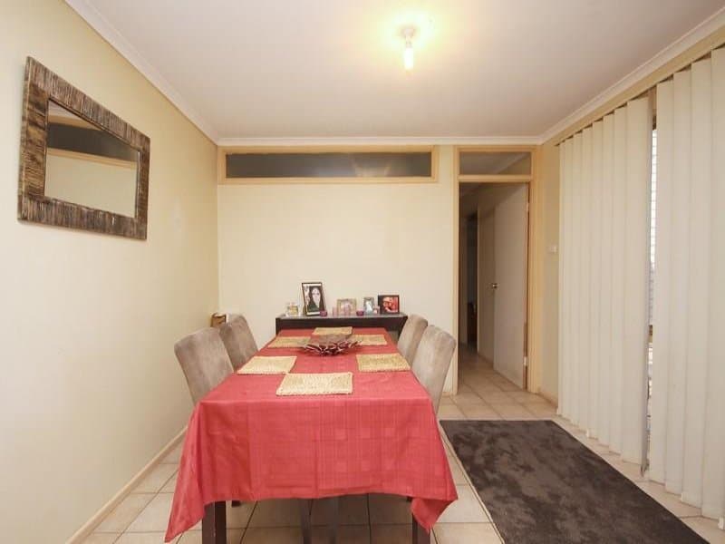 17 Adaluna Crescent, Smithfield - Thumbnail 3