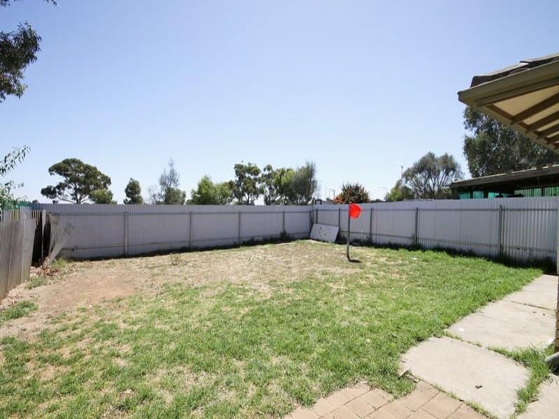 17 Adaluna Crescent, Smithfield - Thumbnail 8