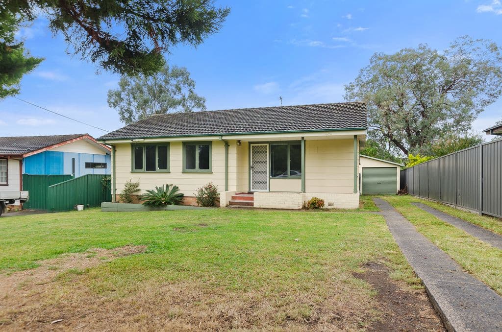 15 Kurrawa Crescent, Koonawarra - Image 1