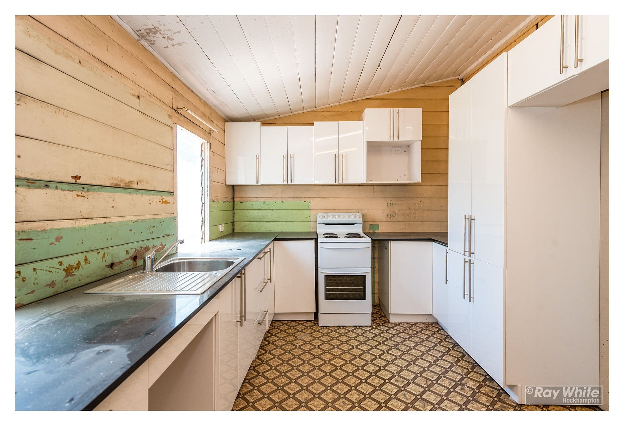 12 Ross Street, Allenstown QLD 4700, Allenstown - Thumbnail 2