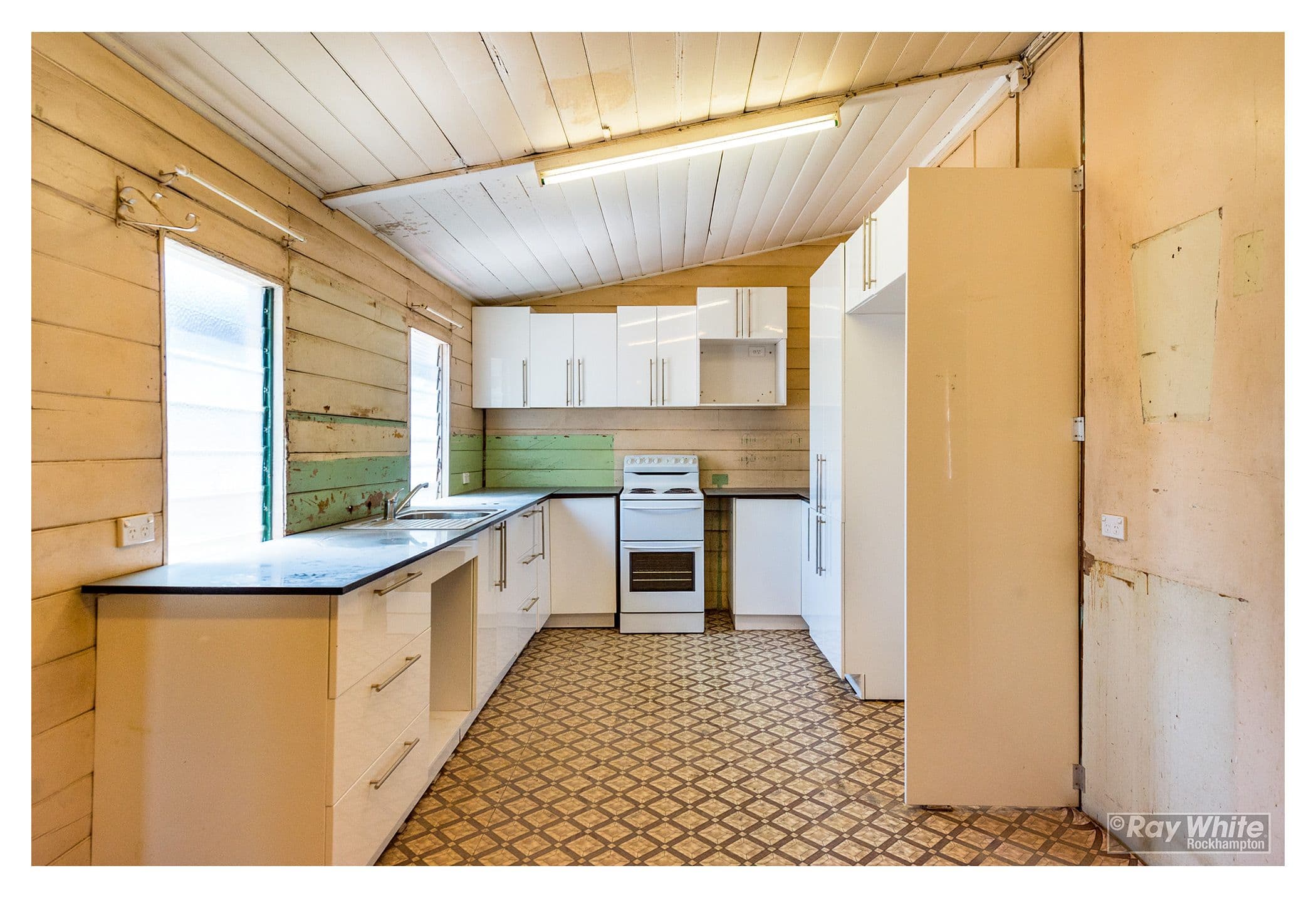 12 Ross Street, Allenstown QLD 4700, Allenstown - Thumbnail 3