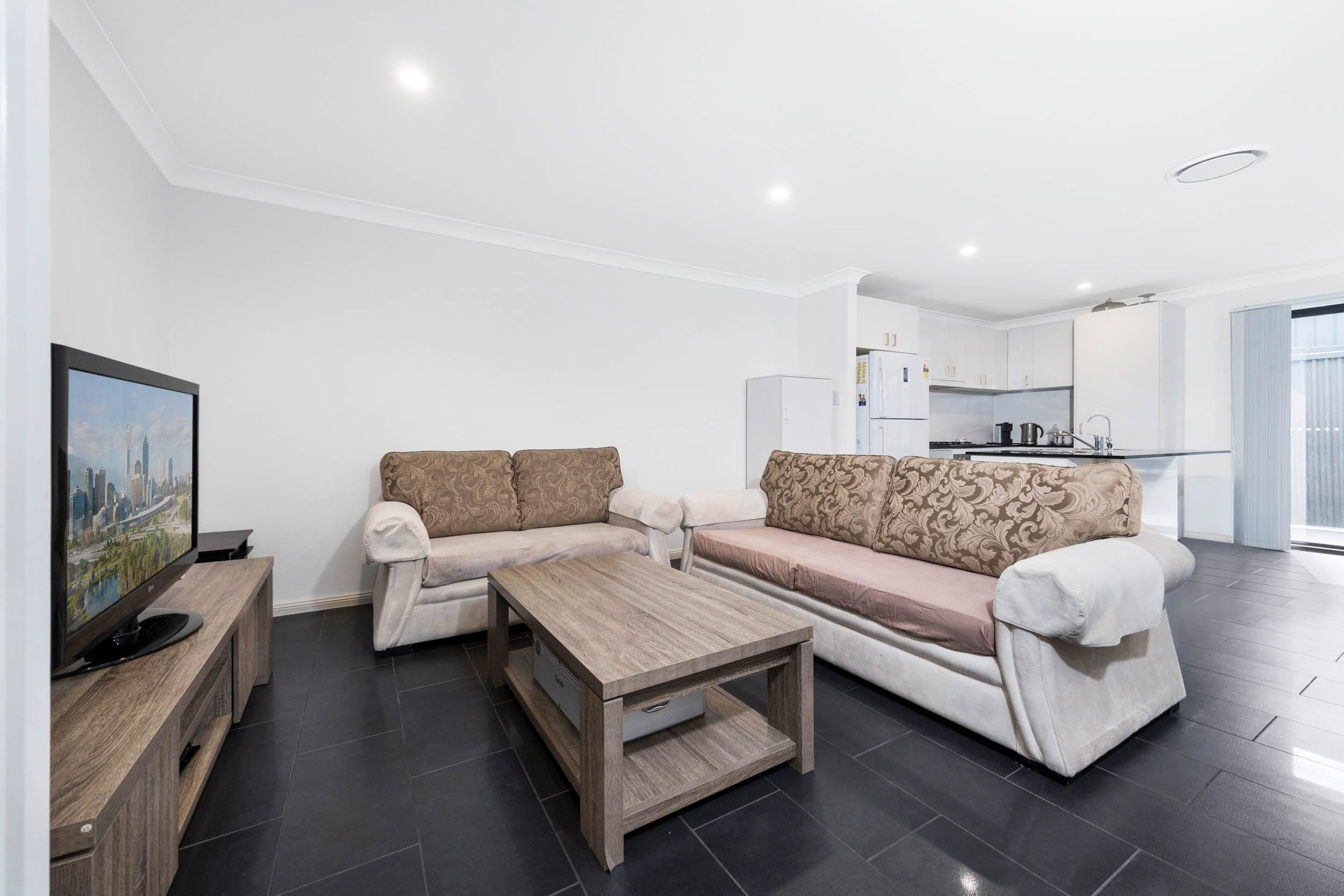 2/37 Vanderville Street, The Oaks NSW 2570, The Oaks - Thumbnail 3