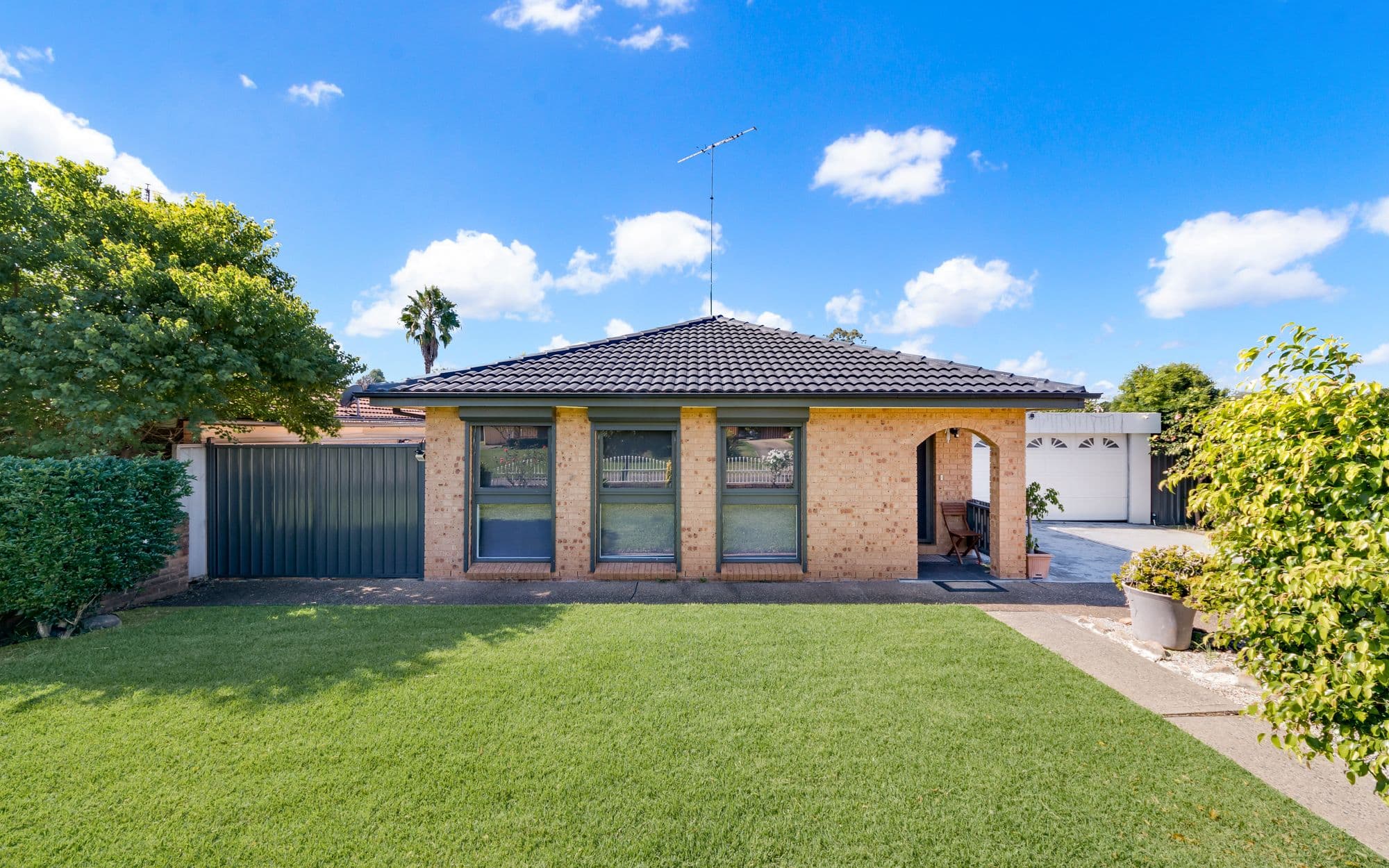 27 Wintaroo Crescent, St Helens Park NSW 2560, St Helens Park - Thumbnail 2