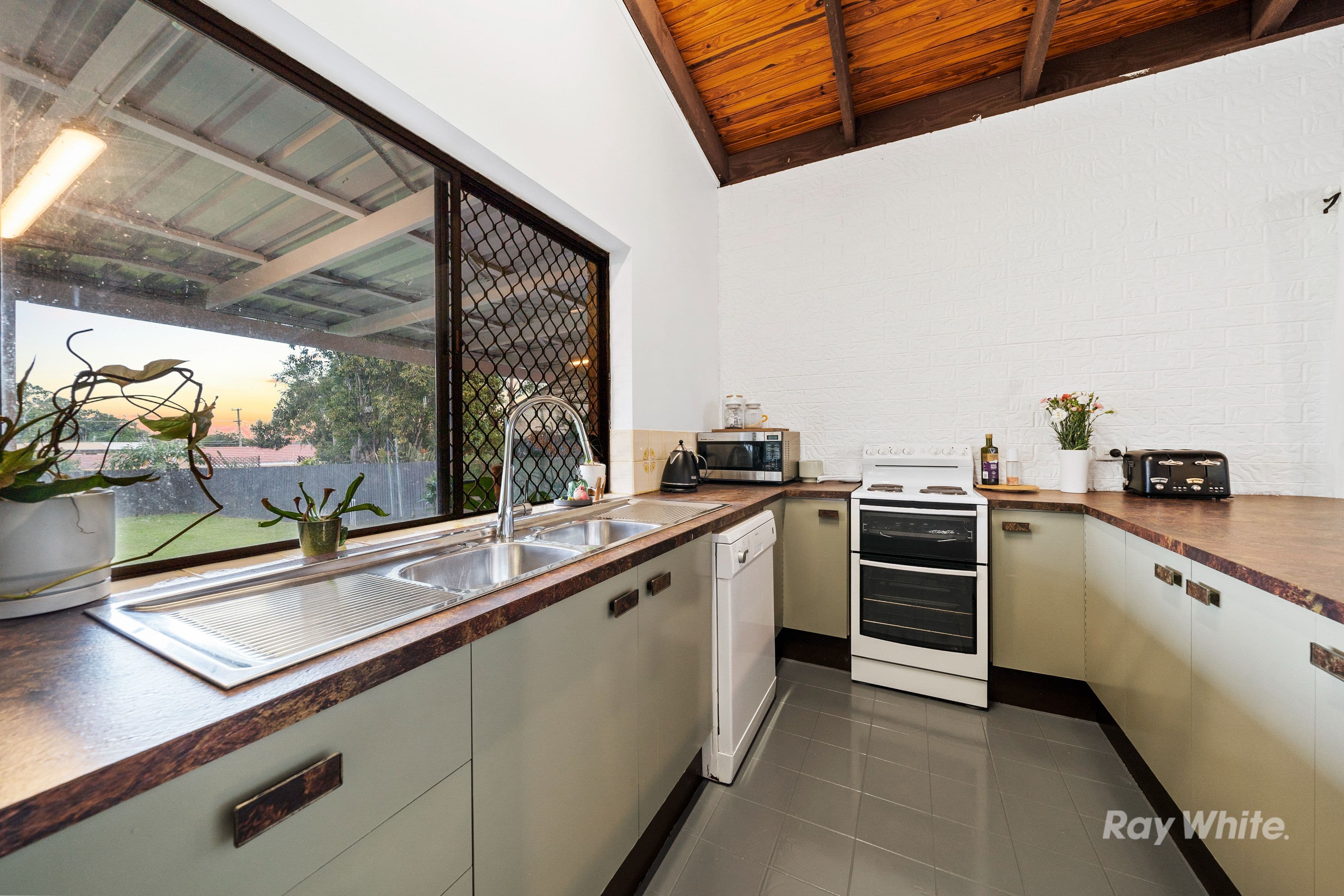 8 Straight Drive, Browns Plains QLD 4118, Browns Plains - Thumbnail 7