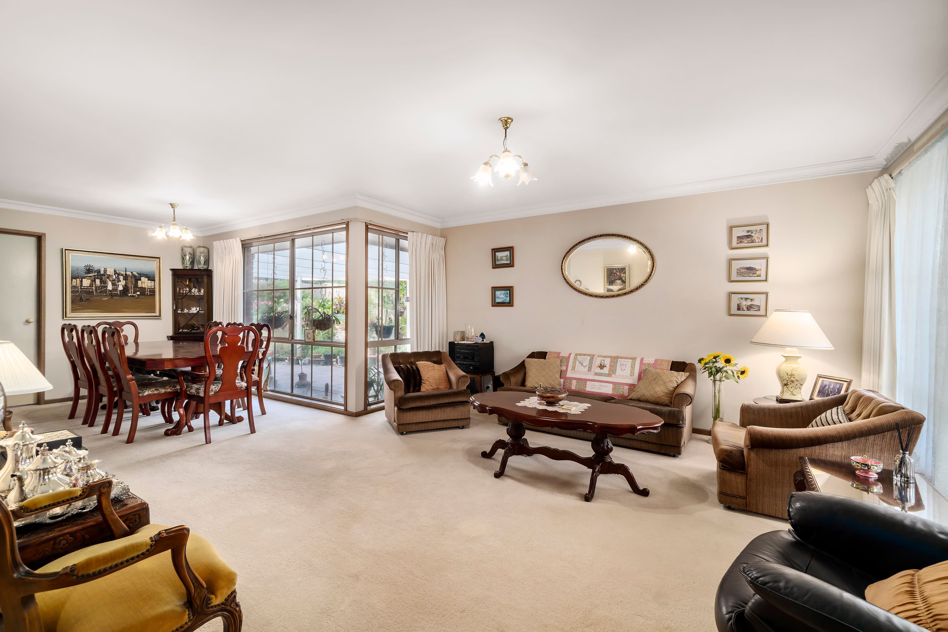 22 Calder Way, Wantirna South VIC 3152, Wantirna South - Thumbnail 2