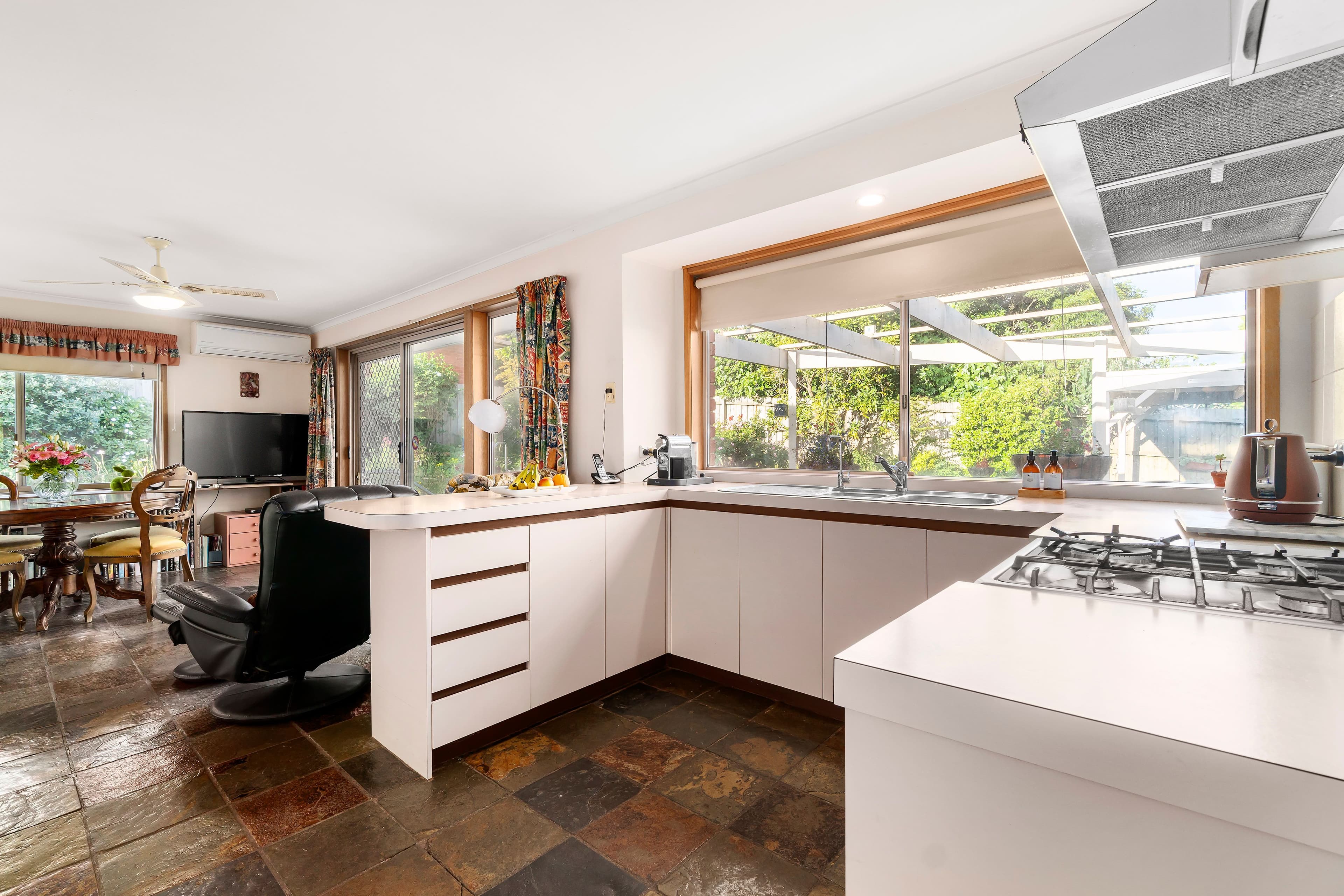22 Calder Way, Wantirna South VIC 3152, Wantirna South - Thumbnail 5