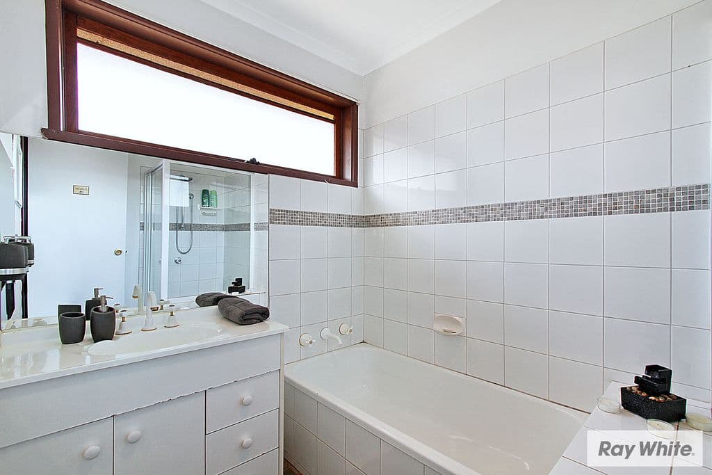 11 EASTWOOD Crescent, Mooroolbark VIC 3138, Mooroolbark - Thumbnail 5
