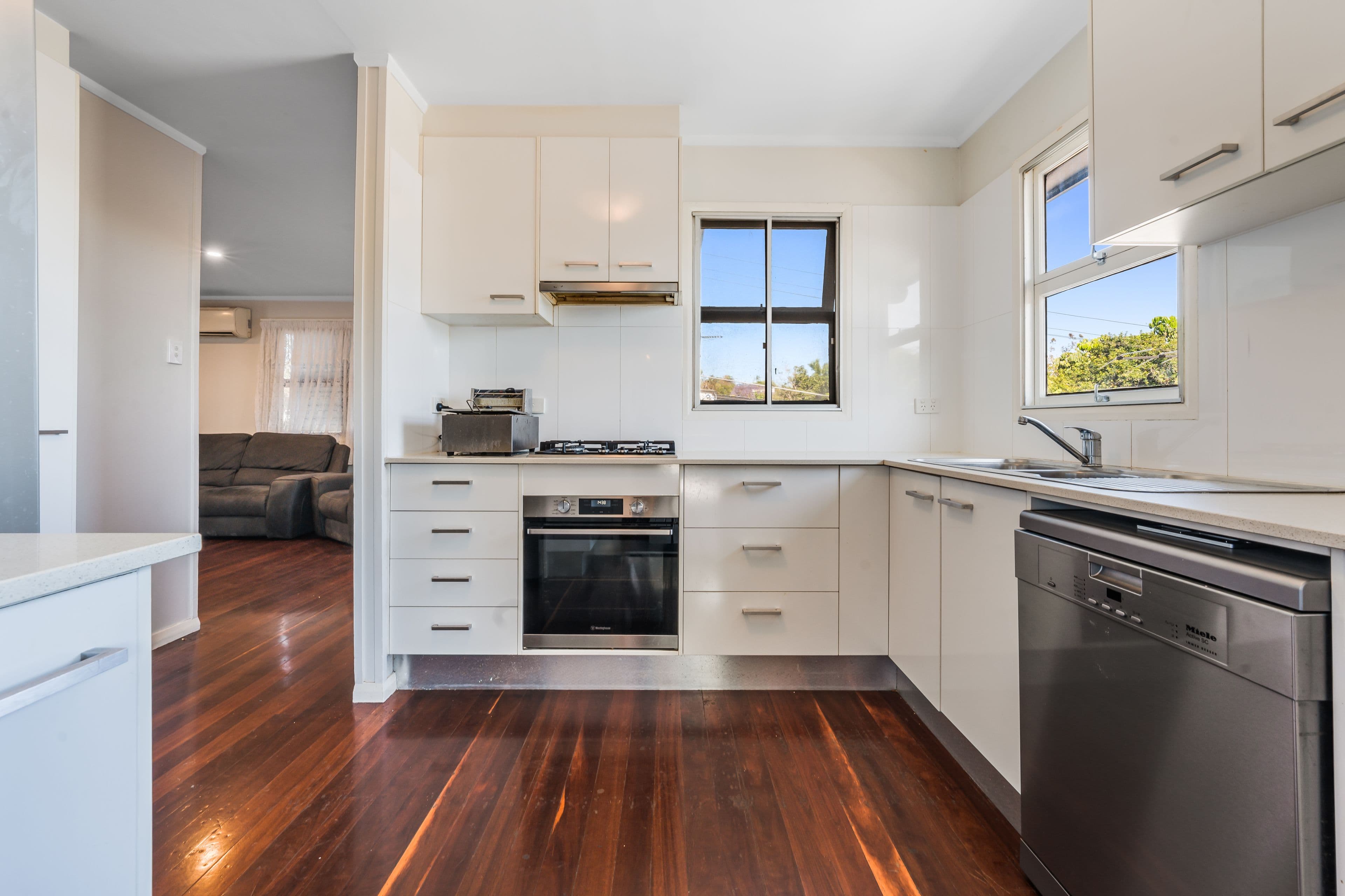 164 Ellison Road, Geebung QLD 4034, Geebung - Thumbnail 2
