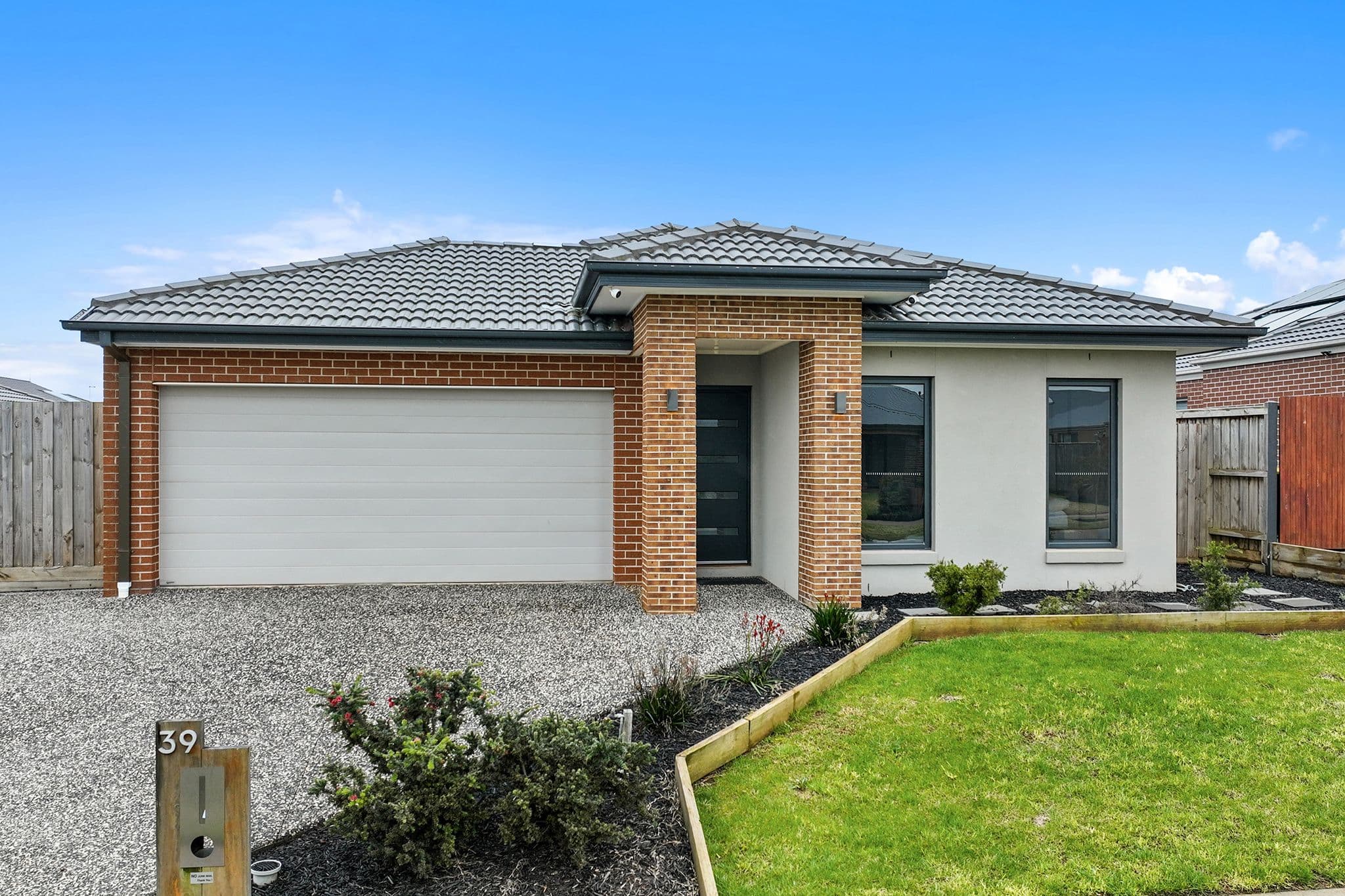 39 Wiltons Crescent, Drouin VIC 3818, Drouin - Image 1