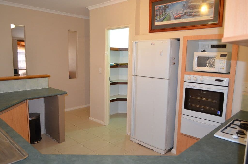 40 Burnside Terrace, Canning Vale WA 6155, Canning Vale - Thumbnail 7