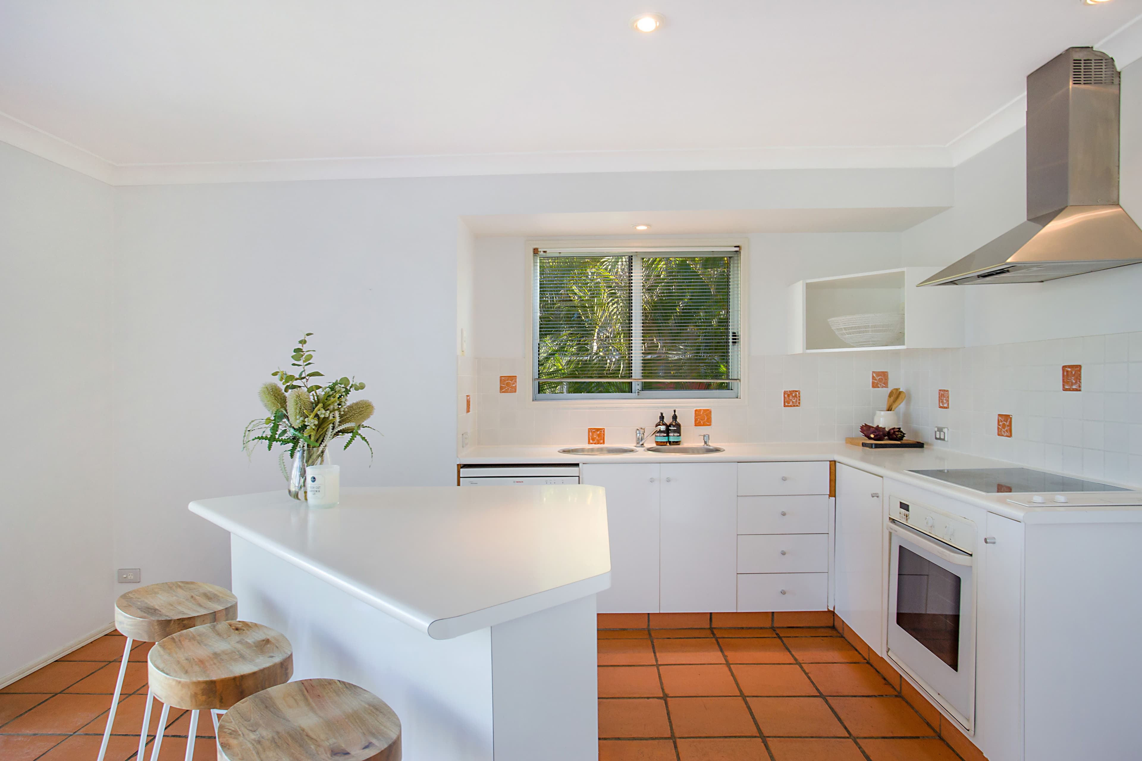 15 Tanjenong Place, Burleigh Heads QLD 4220, Burleigh Heads - Thumbnail 2