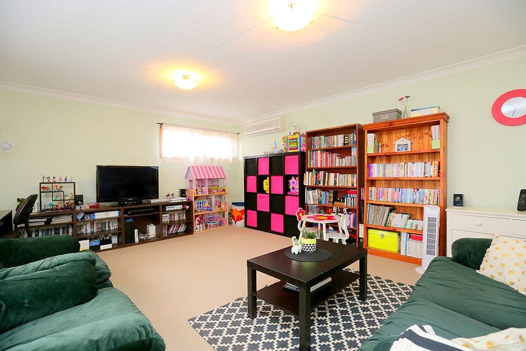 6 Vista Crescent, Chester Hill NSW 2162, Chester Hill - Thumbnail 2