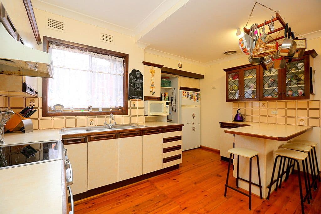 6 Vista Crescent, Chester Hill NSW 2162, Chester Hill - Thumbnail 3