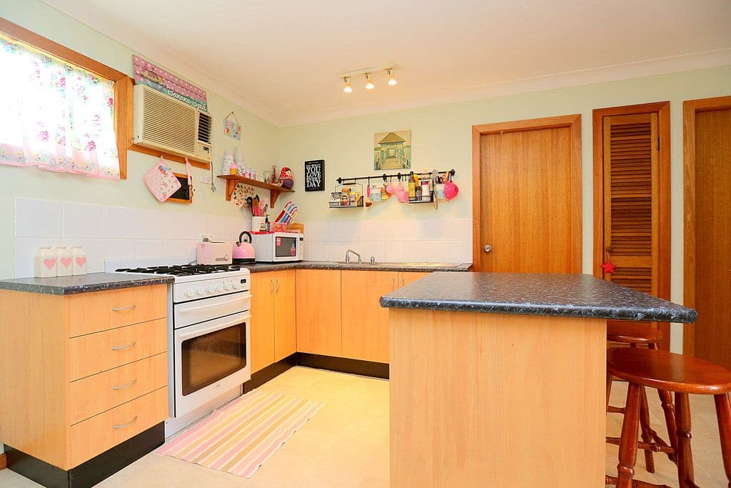 6 Vista Crescent, Chester Hill NSW 2162, Chester Hill - Thumbnail 4