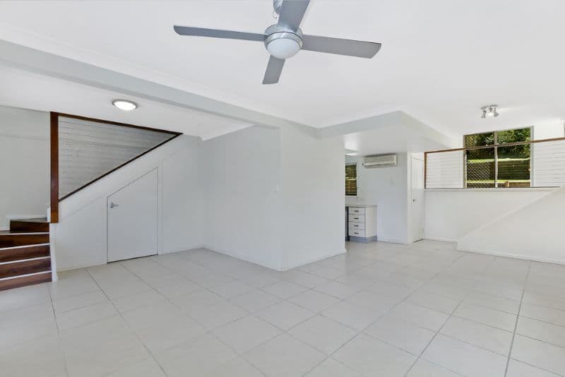 31 Shannon Parade, BERKELEY VALE NSW 2261, Berkeley Vale - Thumbnail 2