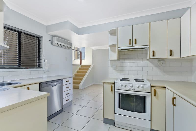 31 Shannon Parade, BERKELEY VALE NSW 2261, Berkeley Vale - Thumbnail 3