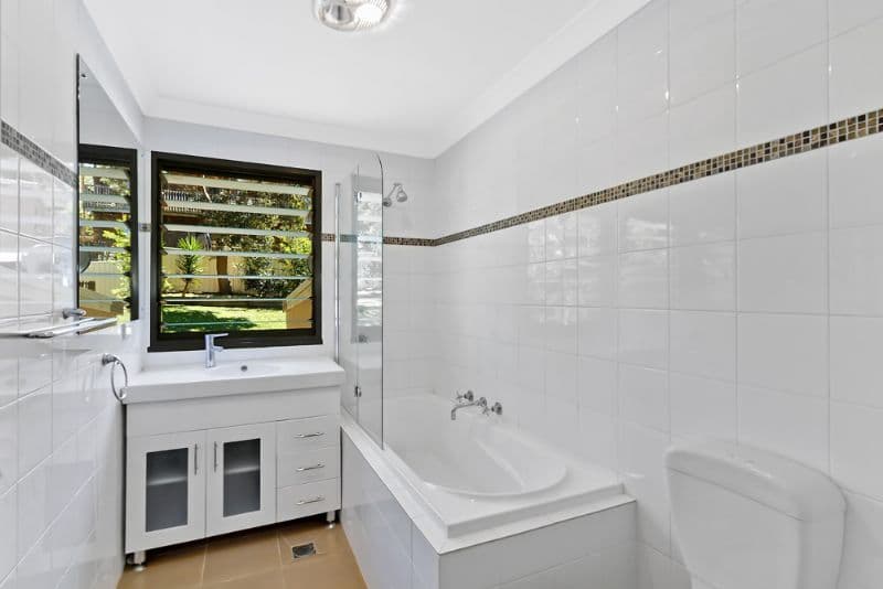 31 Shannon Parade, BERKELEY VALE NSW 2261, Berkeley Vale - Thumbnail 4